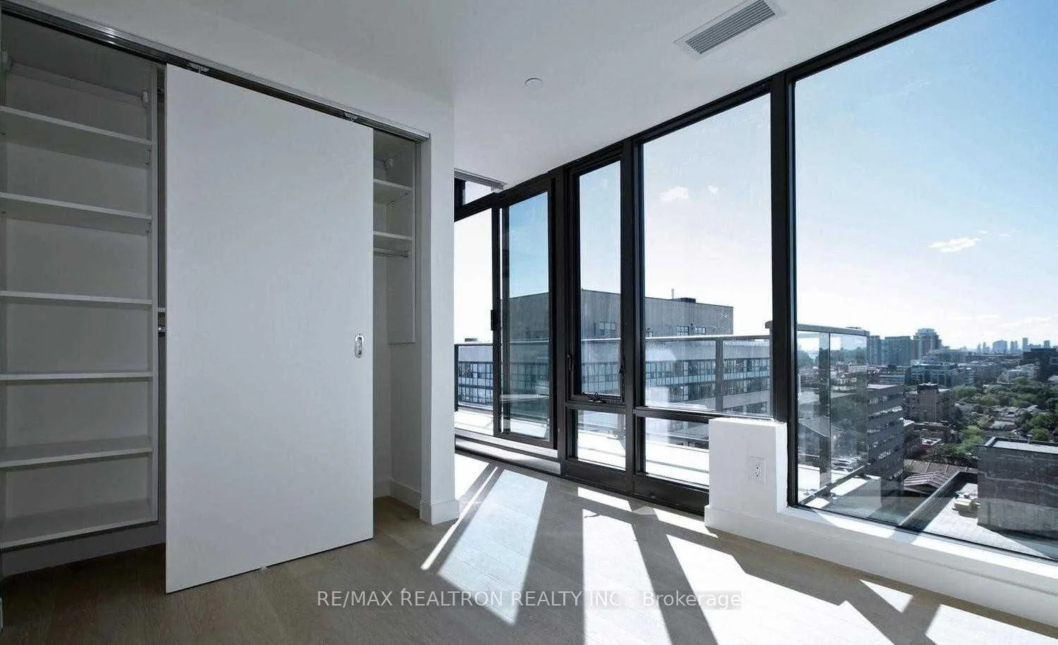 Photo 21 of Unit 1602, 111 Bathurst Street, Toronto, Waterfront Communities — HOMEH