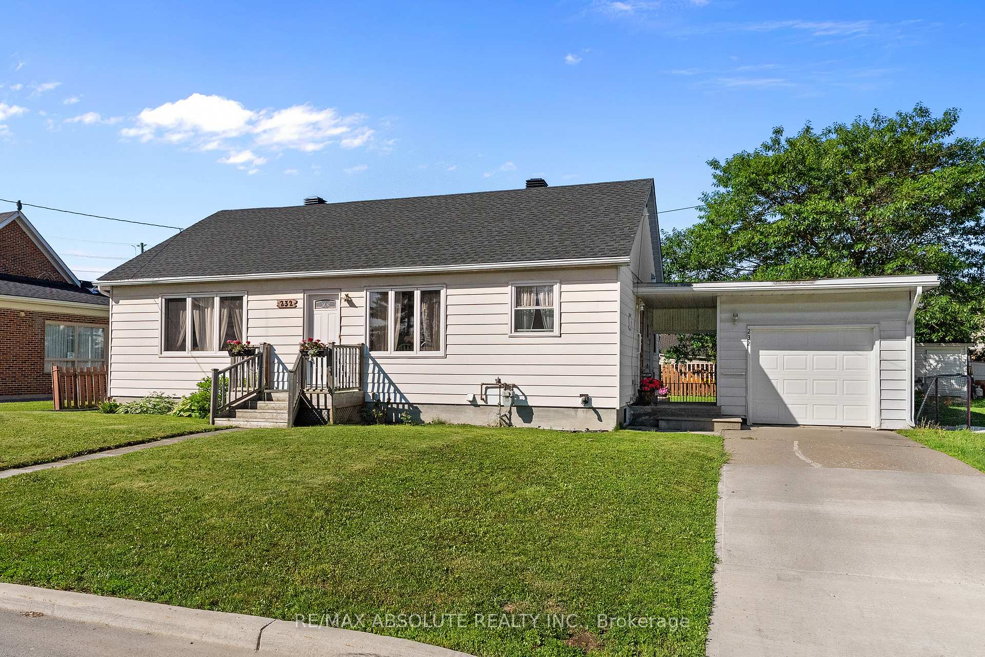 Front of 232 Alicia Street