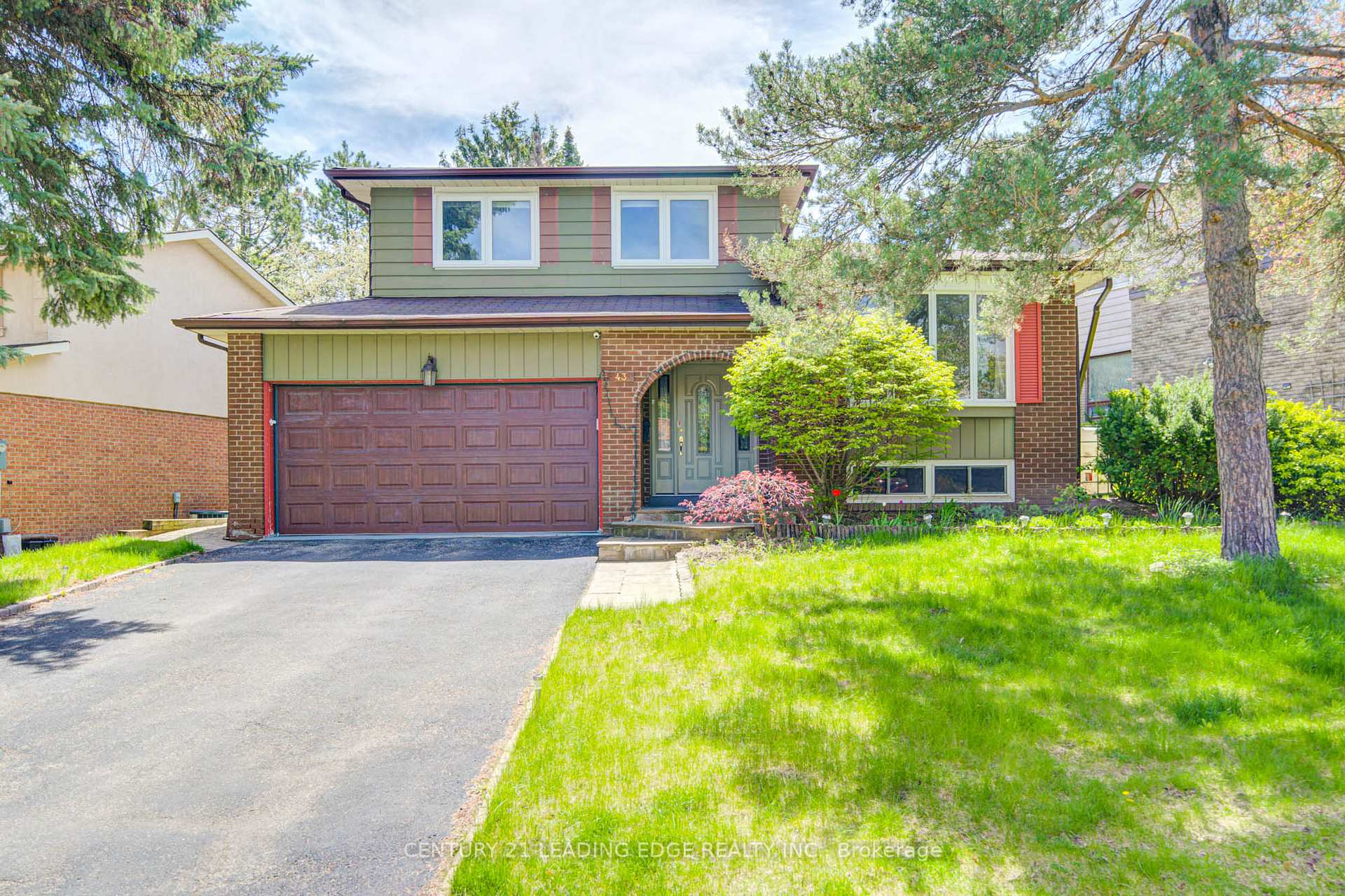 Photo 1 of 43 Carlton Road, Markham, Unionville — HOMEH