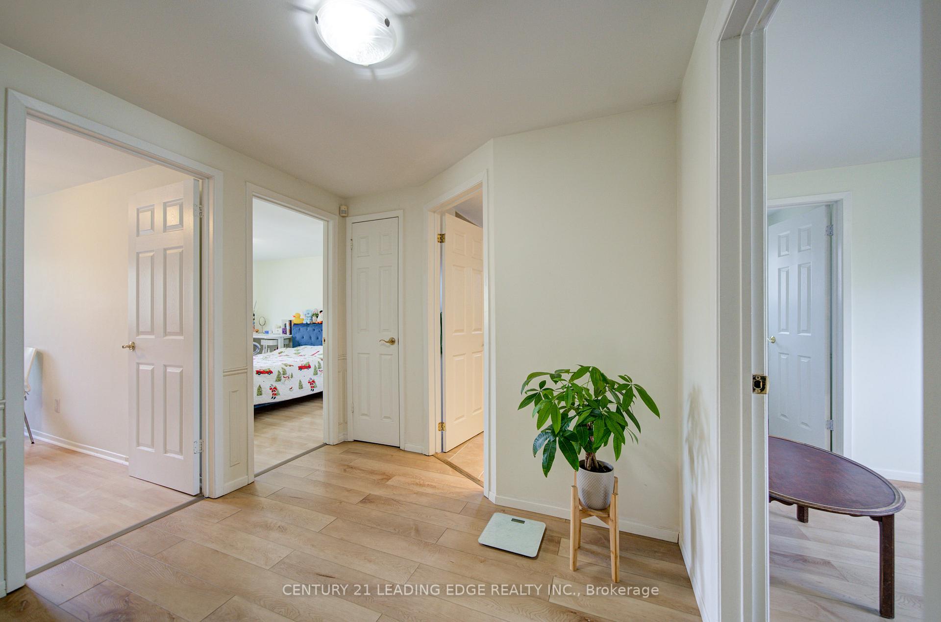 Photo 12 of 43 Carlton Road, Markham, Unionville — HOMEH