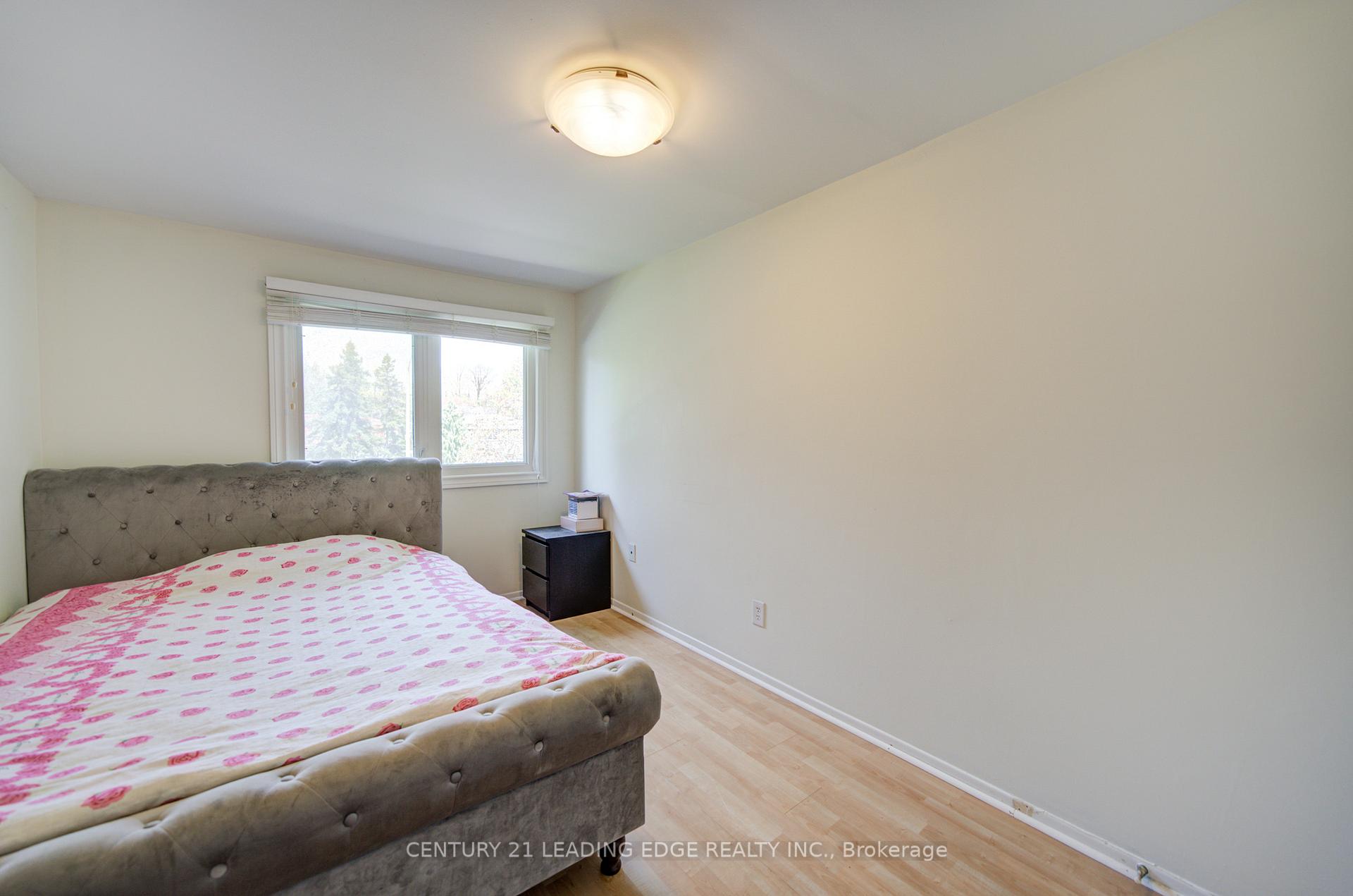 Photo 14 of 43 Carlton Road, Markham, Unionville — HOMEH