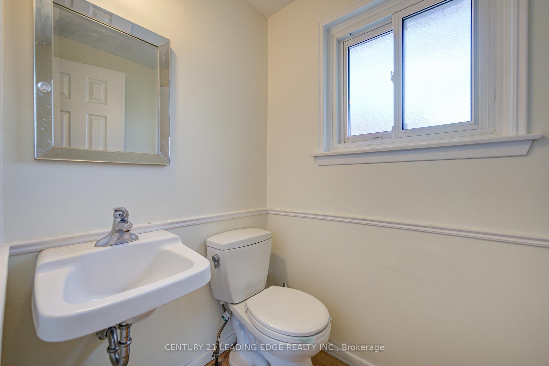Photo 18 of 43 Carlton Road, Markham, Unionville — HOMEH