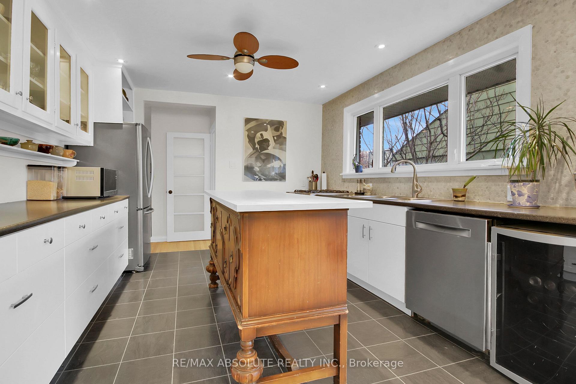 Photo 11 of 731 Dovercourt Avenue, Ottawa, McKellar/Highland — HOMEH