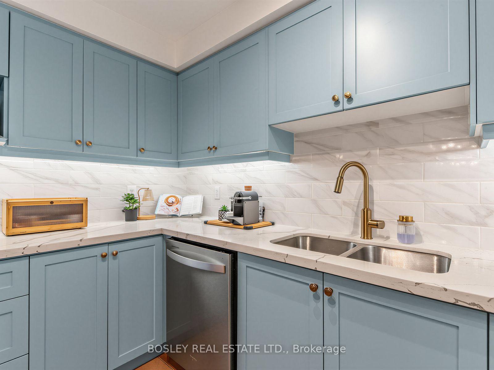 Photo 10 of Unit 29, 1489 Heritage Way, Oakville, Glen Abbey — HOMEH