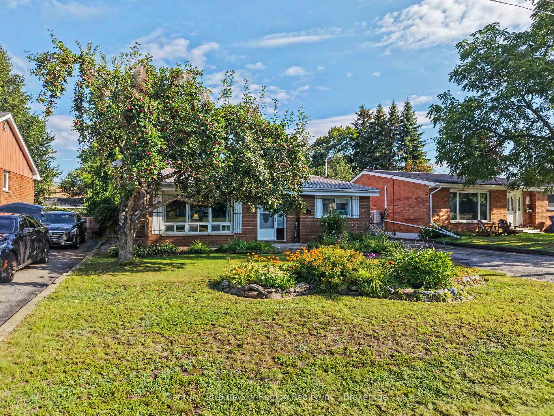 Photo 3 of 328 Mckenzie Avenue, North Bay, Widdifield — HOMEH