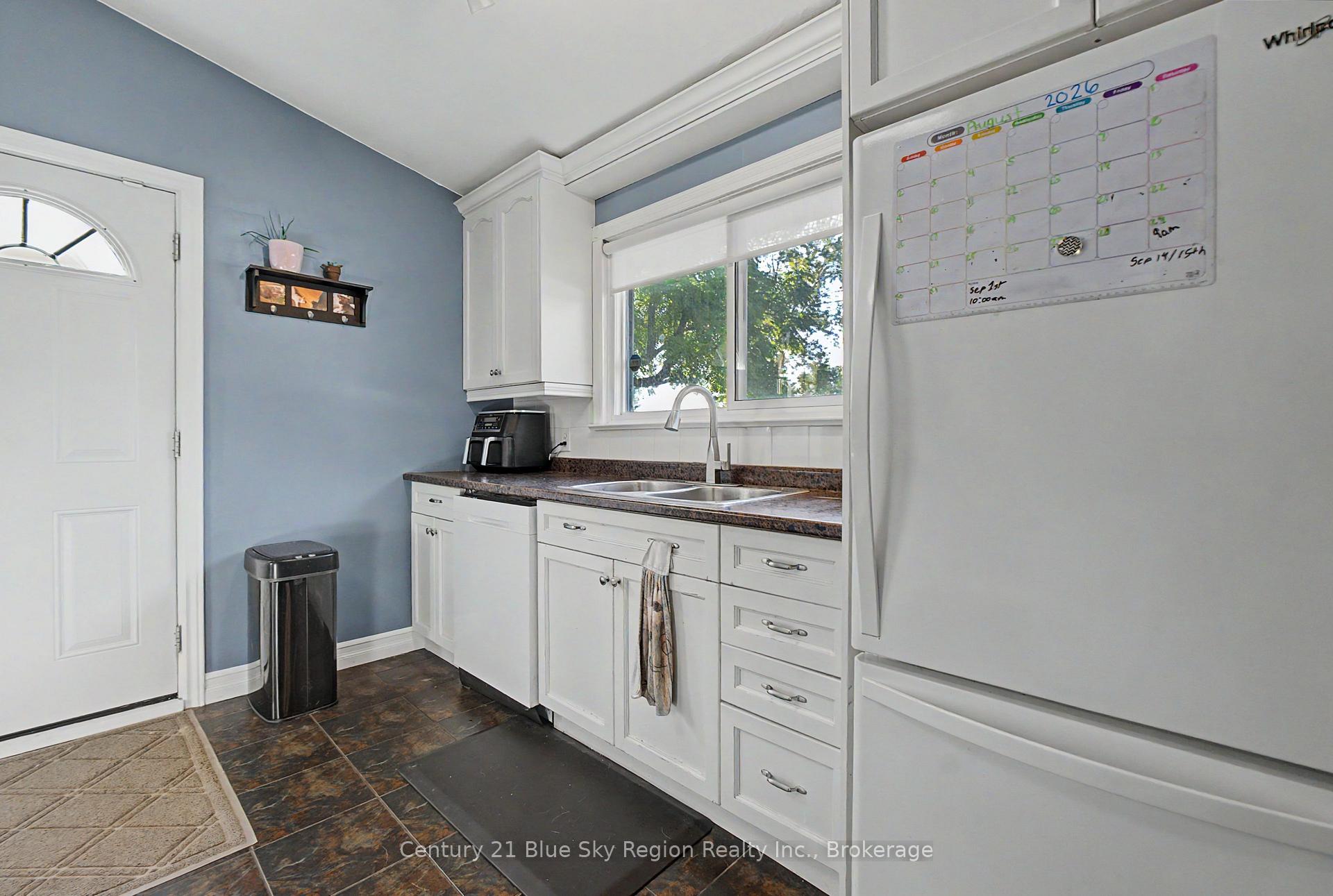 Photo 9 of 328 Mckenzie Avenue, North Bay, Widdifield — HOMEH