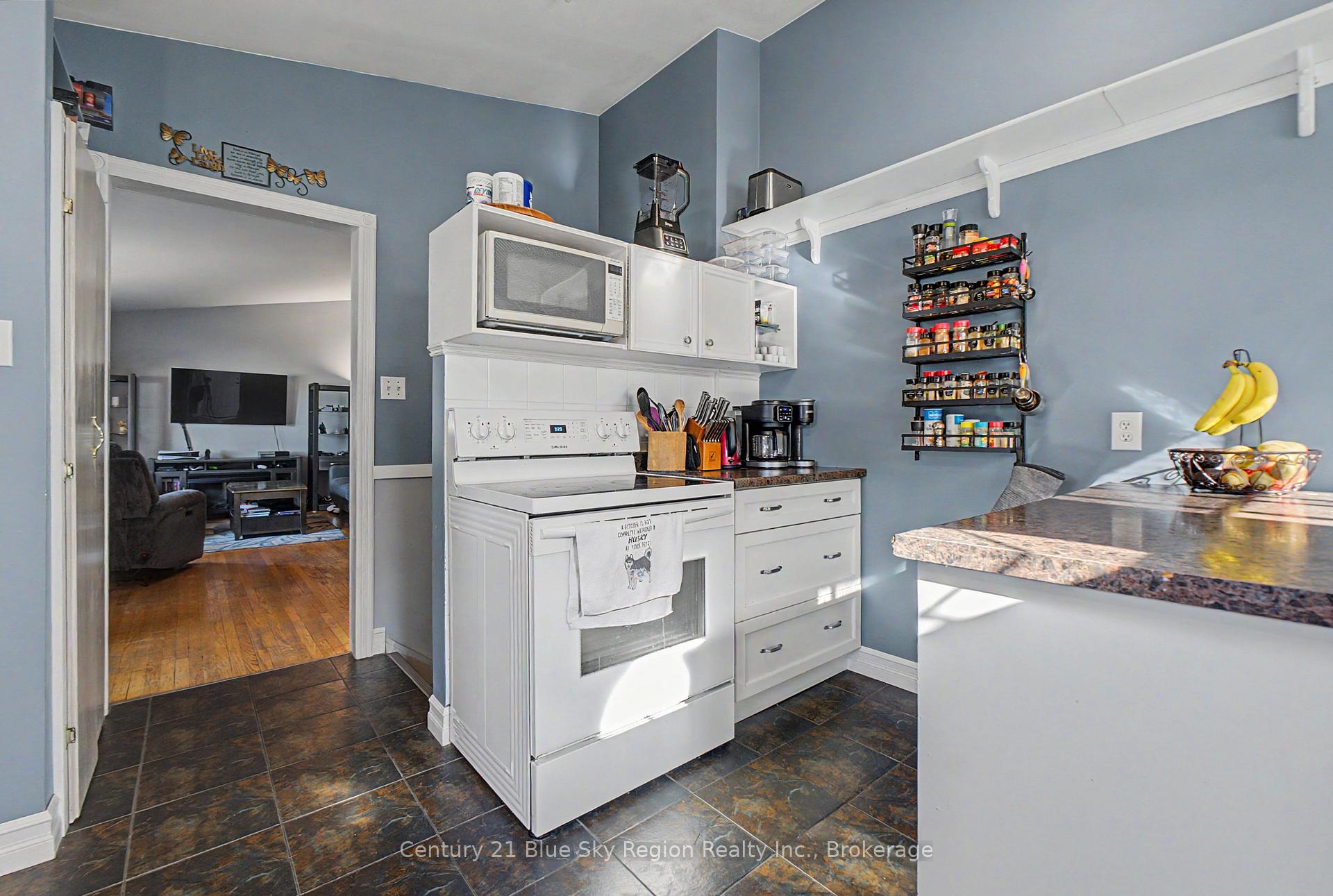 Photo 10 of 328 Mckenzie Avenue, North Bay, Widdifield — HOMEH