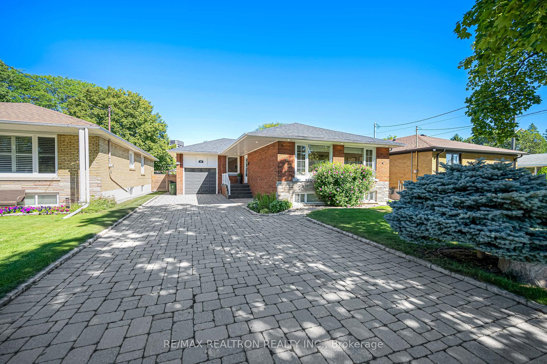 Photo 2 of 44 Fenley Drive, Etobicoke, Kingsview Village-The Westway — HOMEH