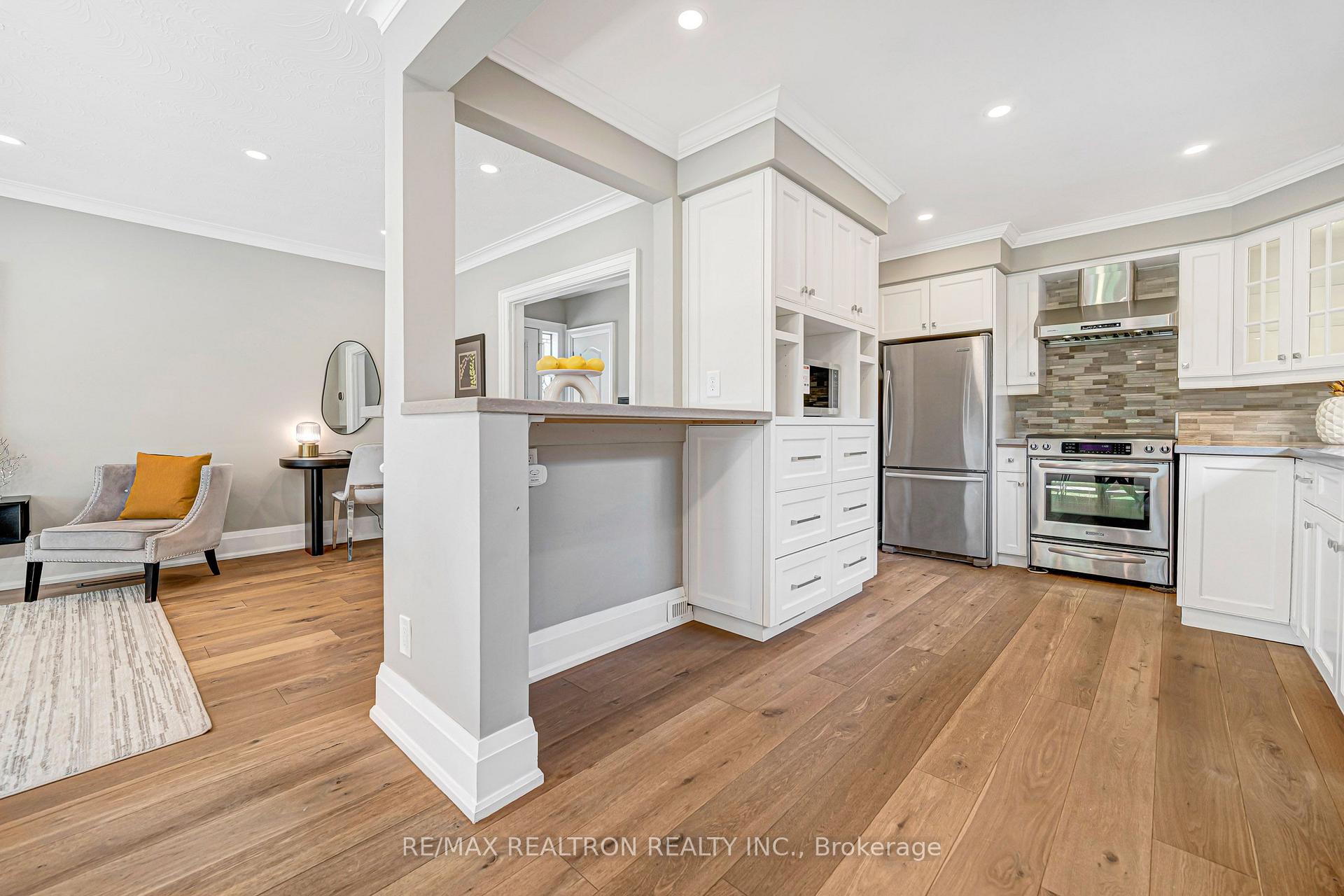 Photo 10 of 44 Fenley Drive, Etobicoke, Kingsview Village-The Westway — HOMEH
