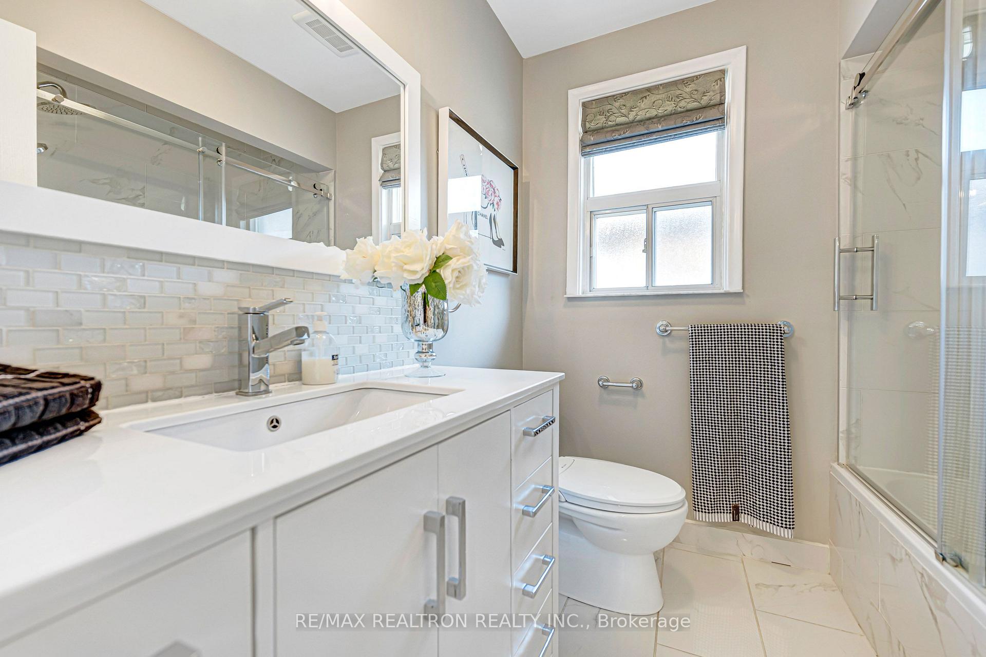 Photo 19 of 44 Fenley Drive, Etobicoke, Kingsview Village-The Westway — HOMEH
