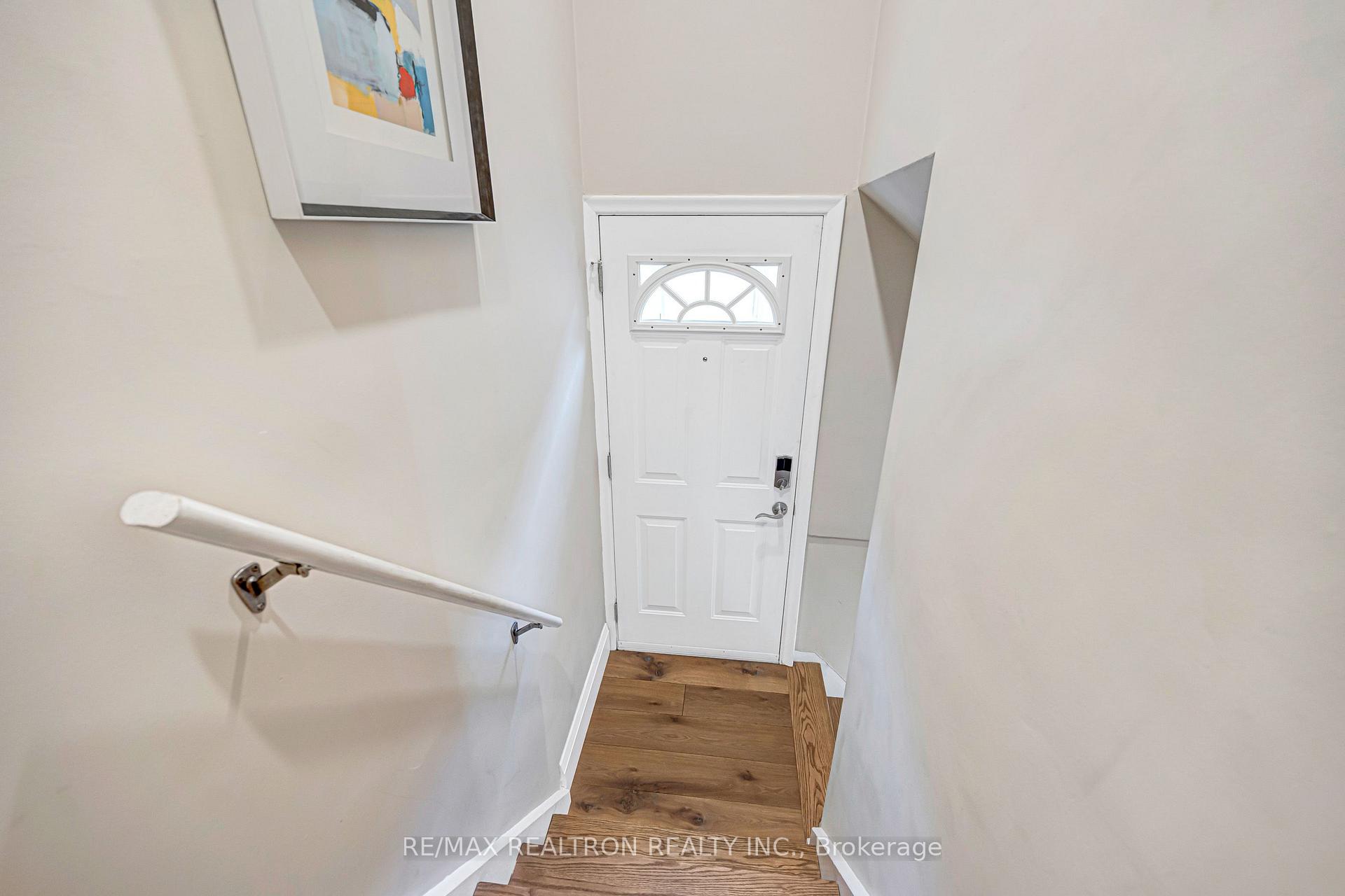 Photo 20 of 44 Fenley Drive, Etobicoke, Kingsview Village-The Westway — HOMEH