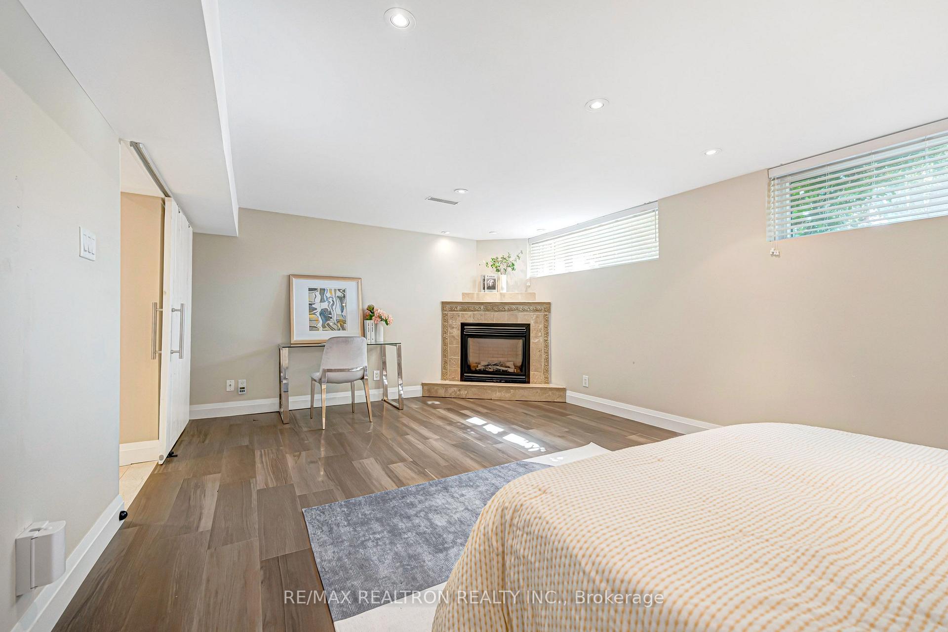 Photo 23 of 44 Fenley Drive, Etobicoke, Kingsview Village-The Westway — HOMEH