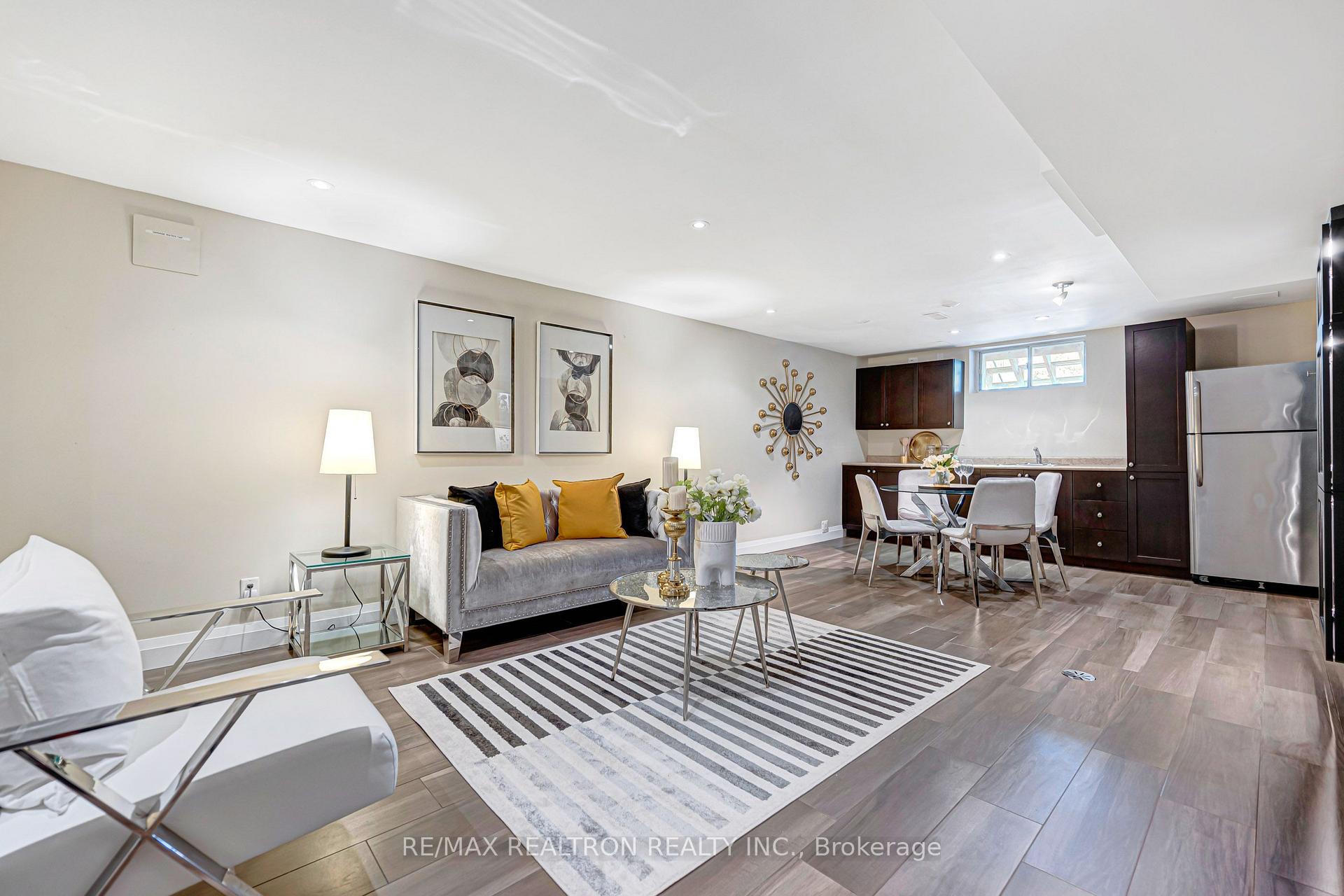 Photo 24 of 44 Fenley Drive, Etobicoke, Kingsview Village-The Westway — HOMEH