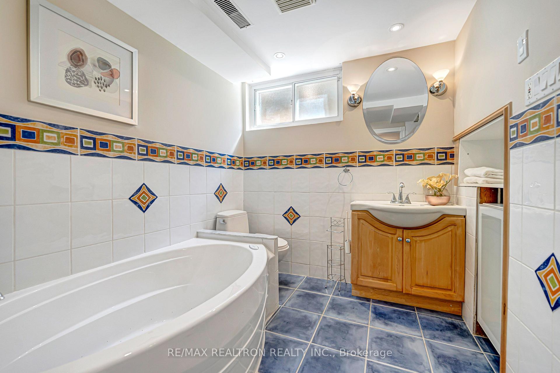 Photo 28 of 44 Fenley Drive, Etobicoke, Kingsview Village-The Westway — HOMEH