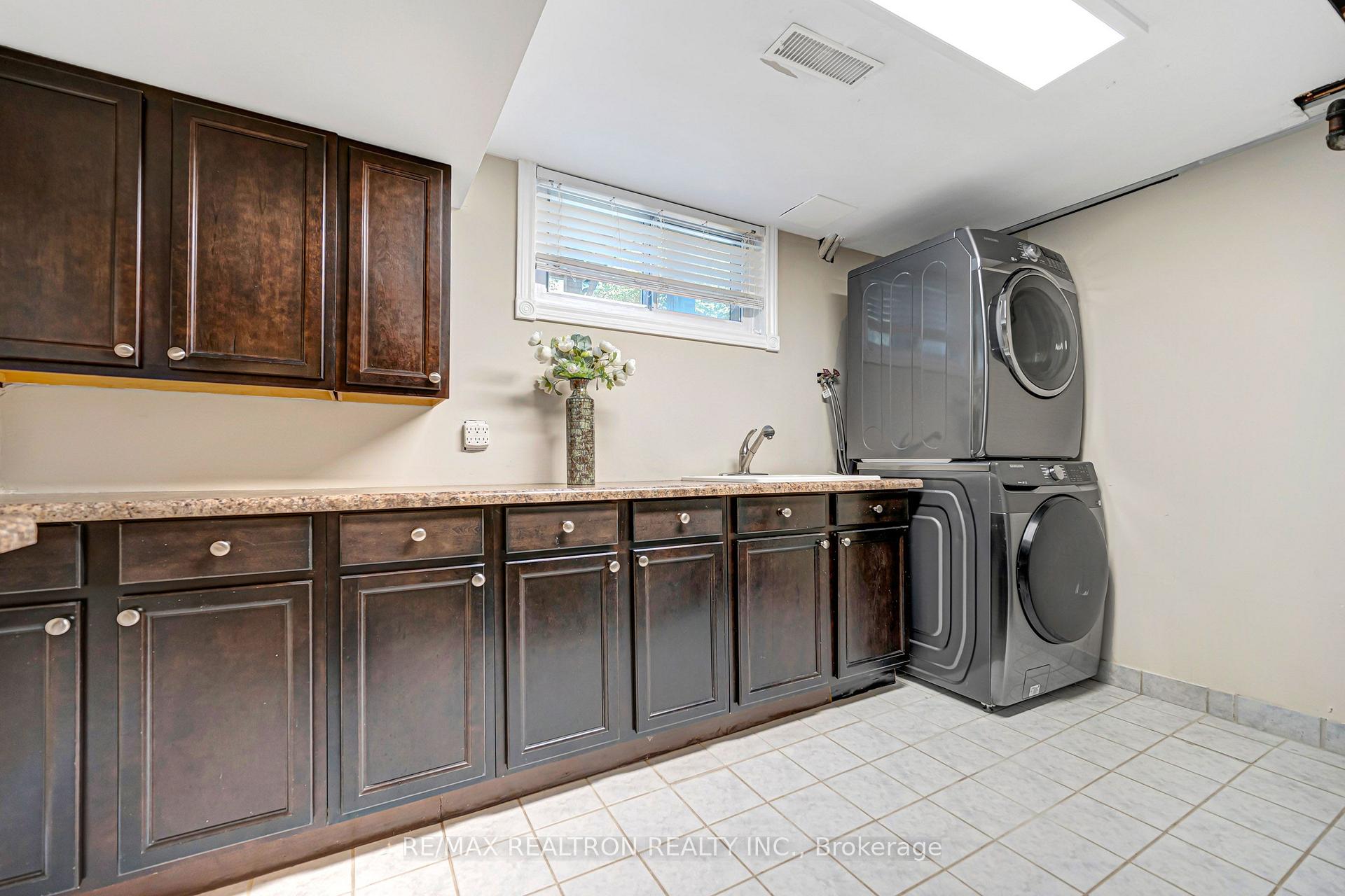 Photo 30 of 44 Fenley Drive, Etobicoke, Kingsview Village-The Westway — HOMEH