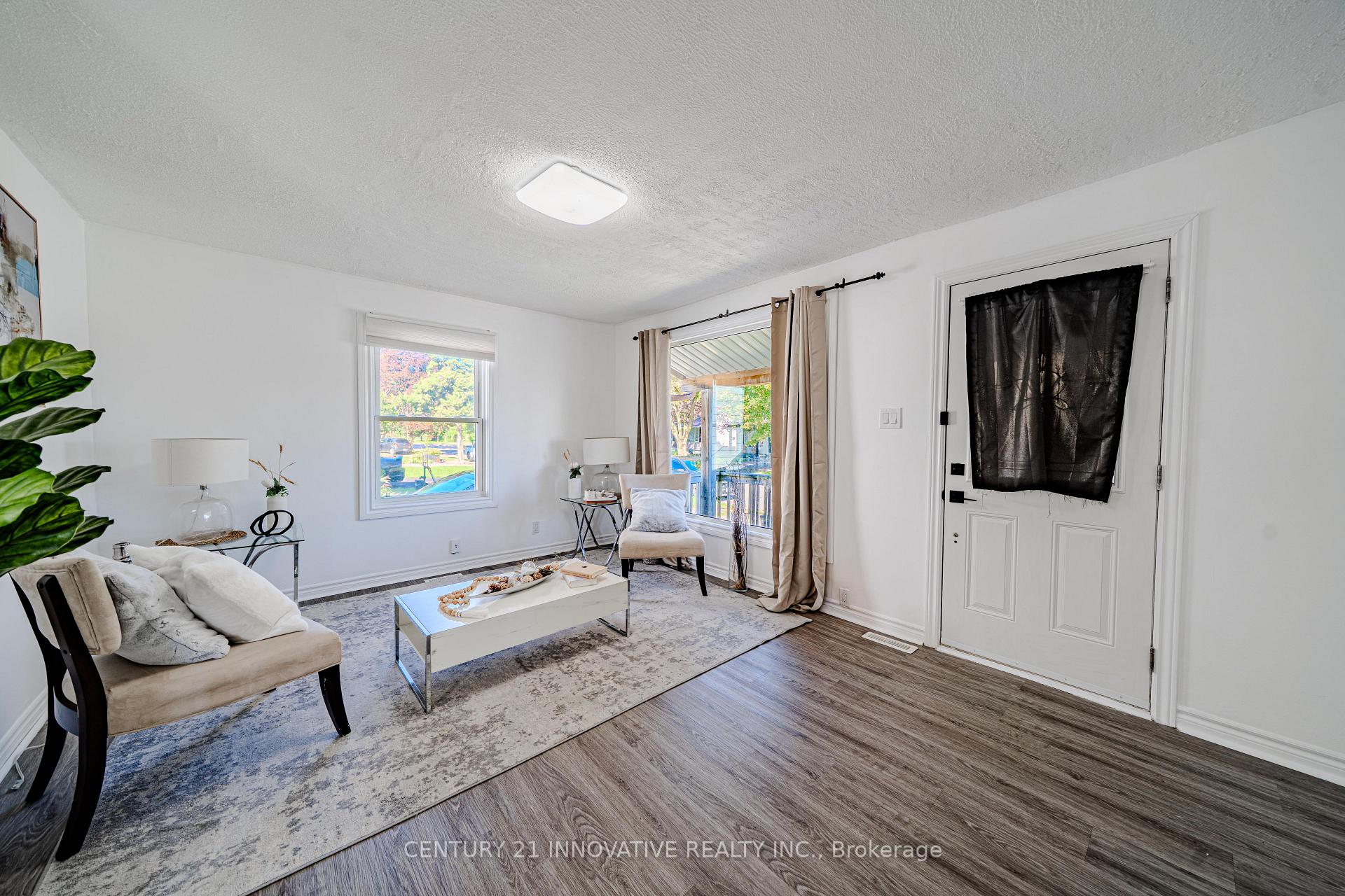 Photo 8 of 1 Edward Street, Ajax, Central — HOMEH