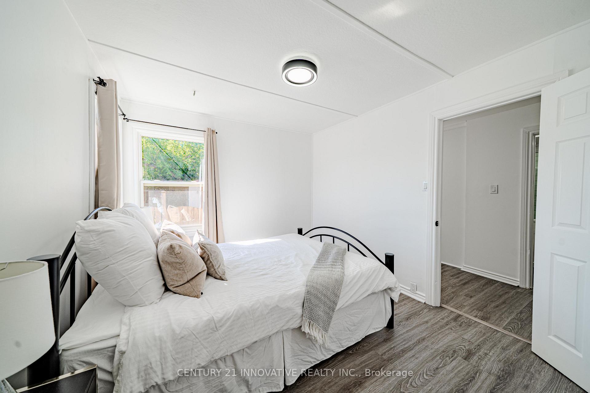 Photo 23 of 1 Edward Street, Ajax, Central — HOMEH