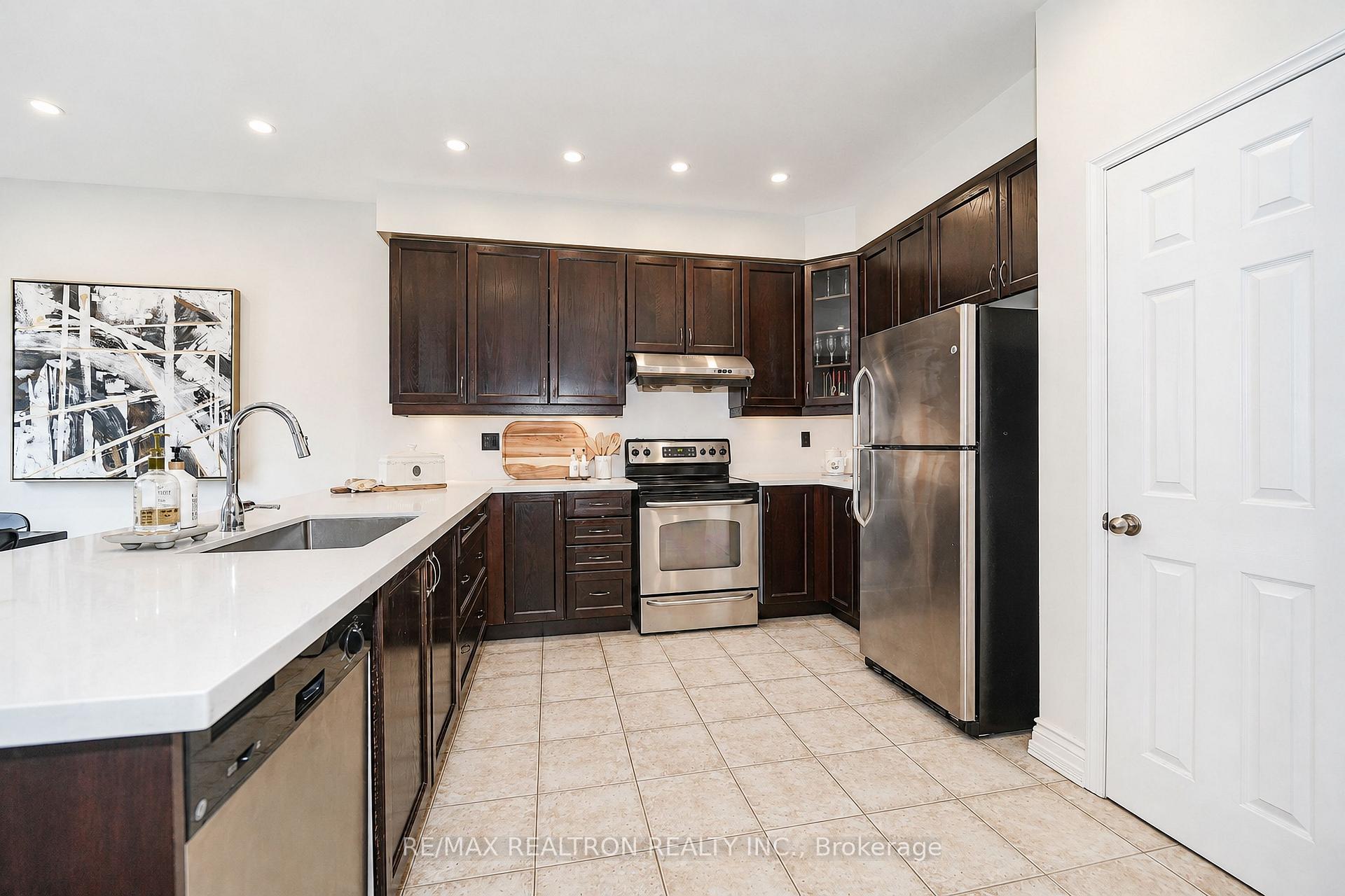Photo 8 of 18 Byram Downs Street, Ajax, Central East — HOMEH