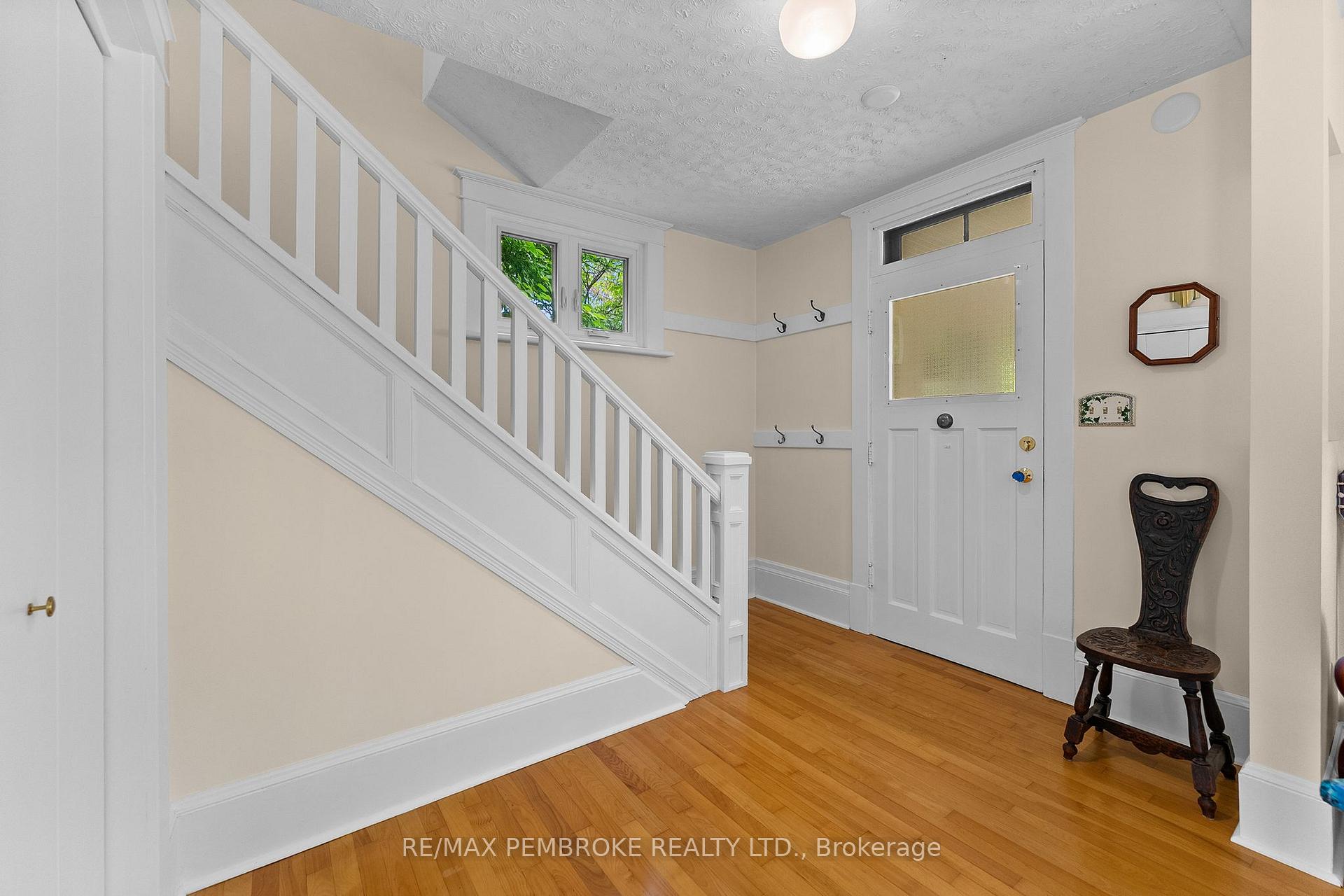 Photo 5 of 348 Esther Street, Pembroke, Pembroke — HOMEH