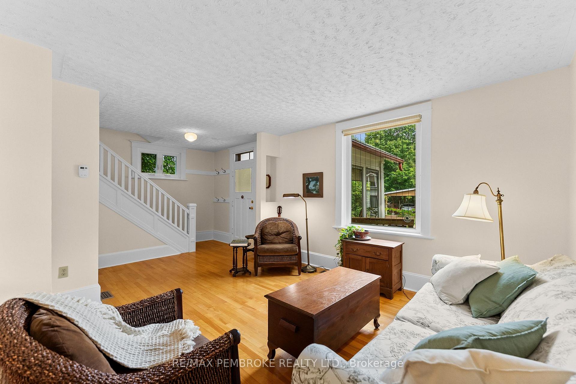 Photo 6 of 348 Esther Street, Pembroke, Pembroke — HOMEH