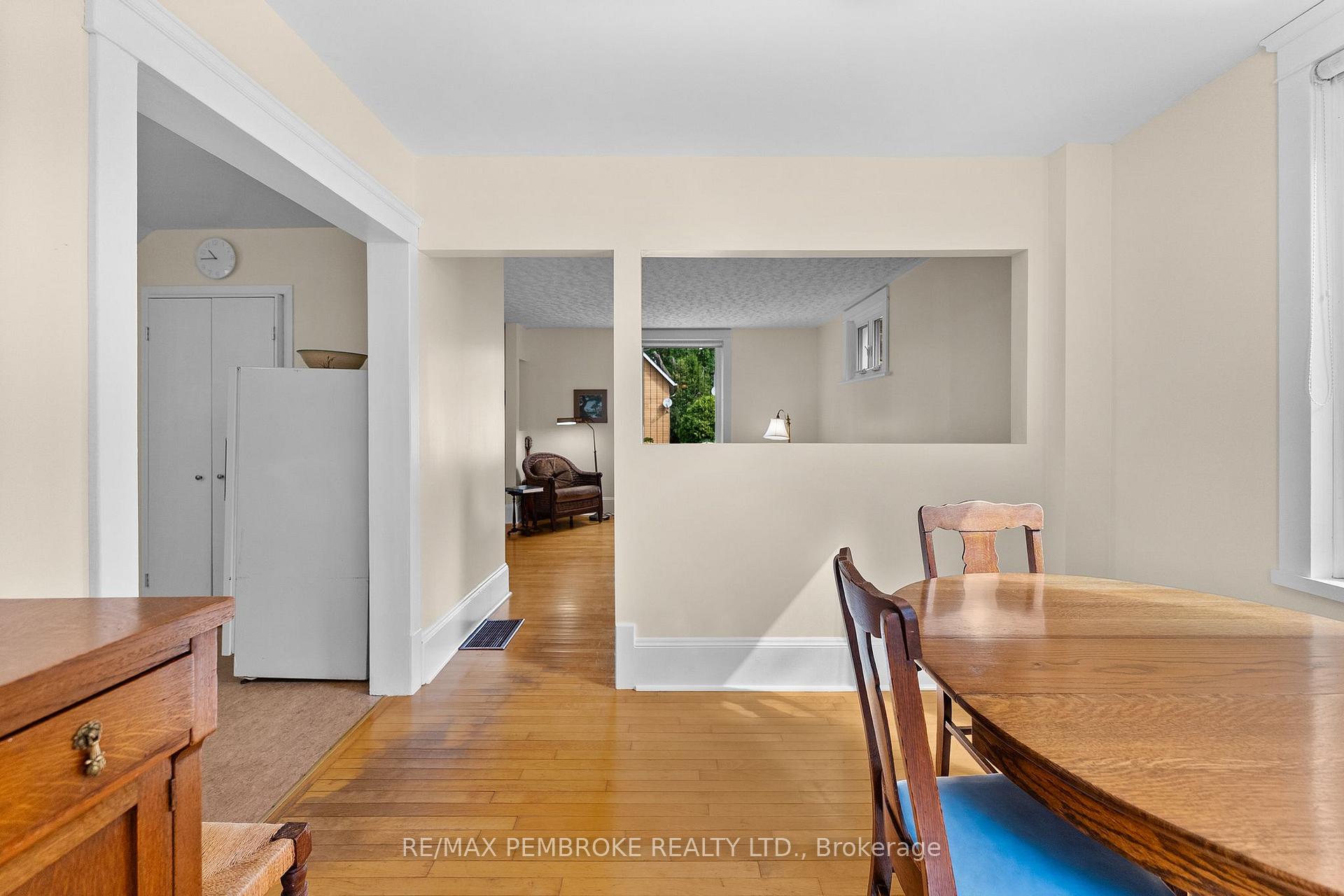 Photo 9 of 348 Esther Street, Pembroke, Pembroke — HOMEH