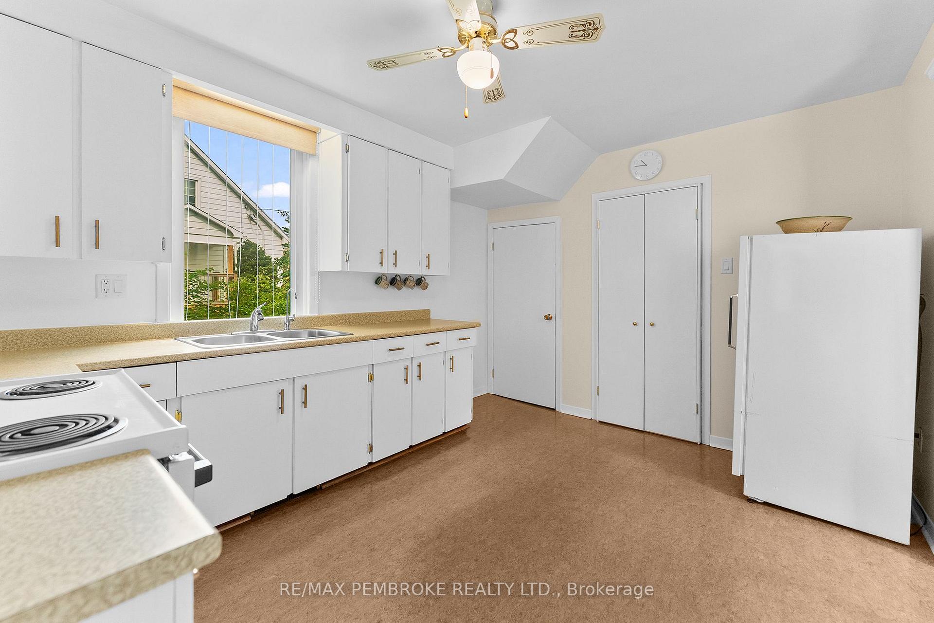 Photo 13 of 348 Esther Street, Pembroke, Pembroke — HOMEH
