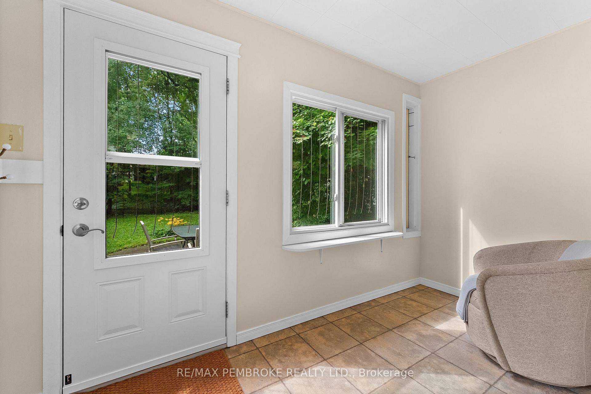 Photo 26 of 348 Esther Street, Pembroke, Pembroke — HOMEH