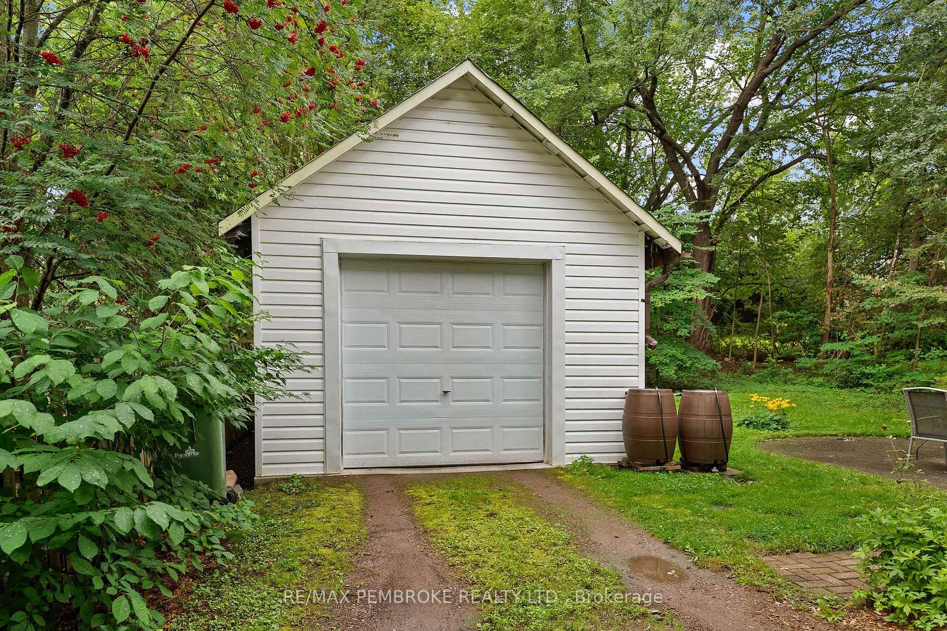 Photo 32 of 348 Esther Street, Pembroke, Pembroke — HOMEH