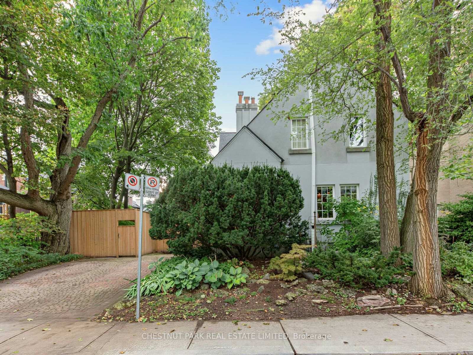 Photo 5 of 28 Clifton Road, Toronto, Rosedale-Moore Park — HOMEH