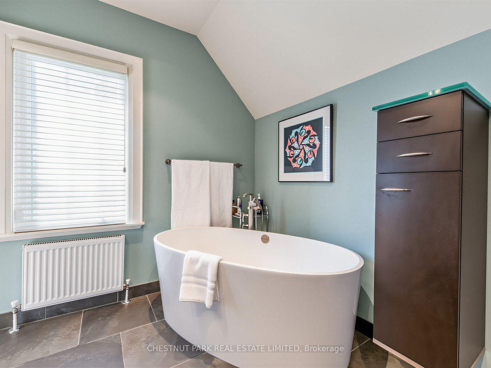 Photo 24 of 28 Clifton Road, Toronto, Rosedale-Moore Park — HOMEH