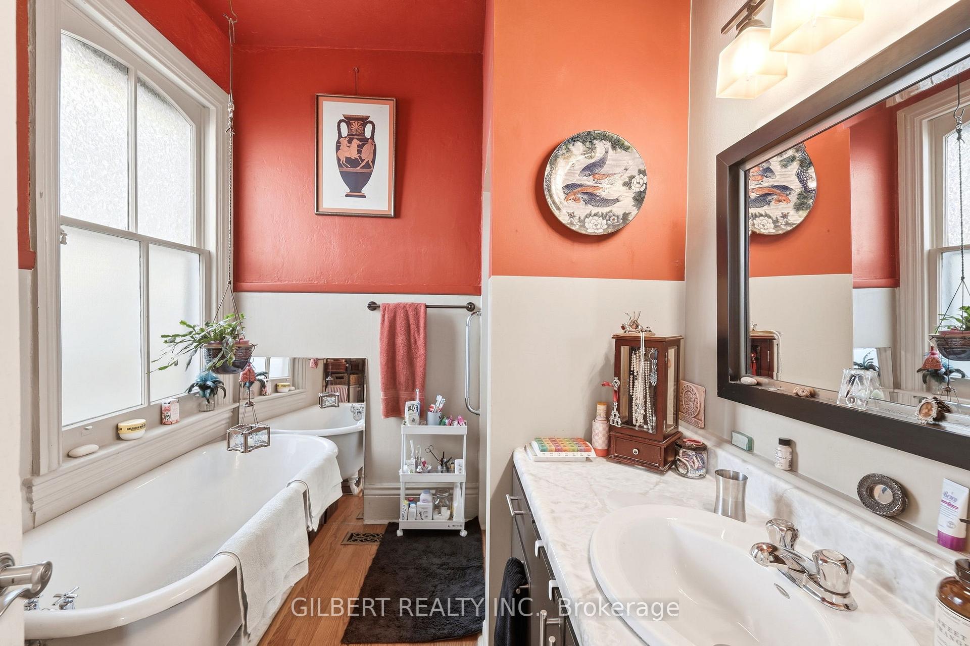 Photo 8 of 367 Charlton Avenue W, Hamilton, Kirkendall — HOMEH