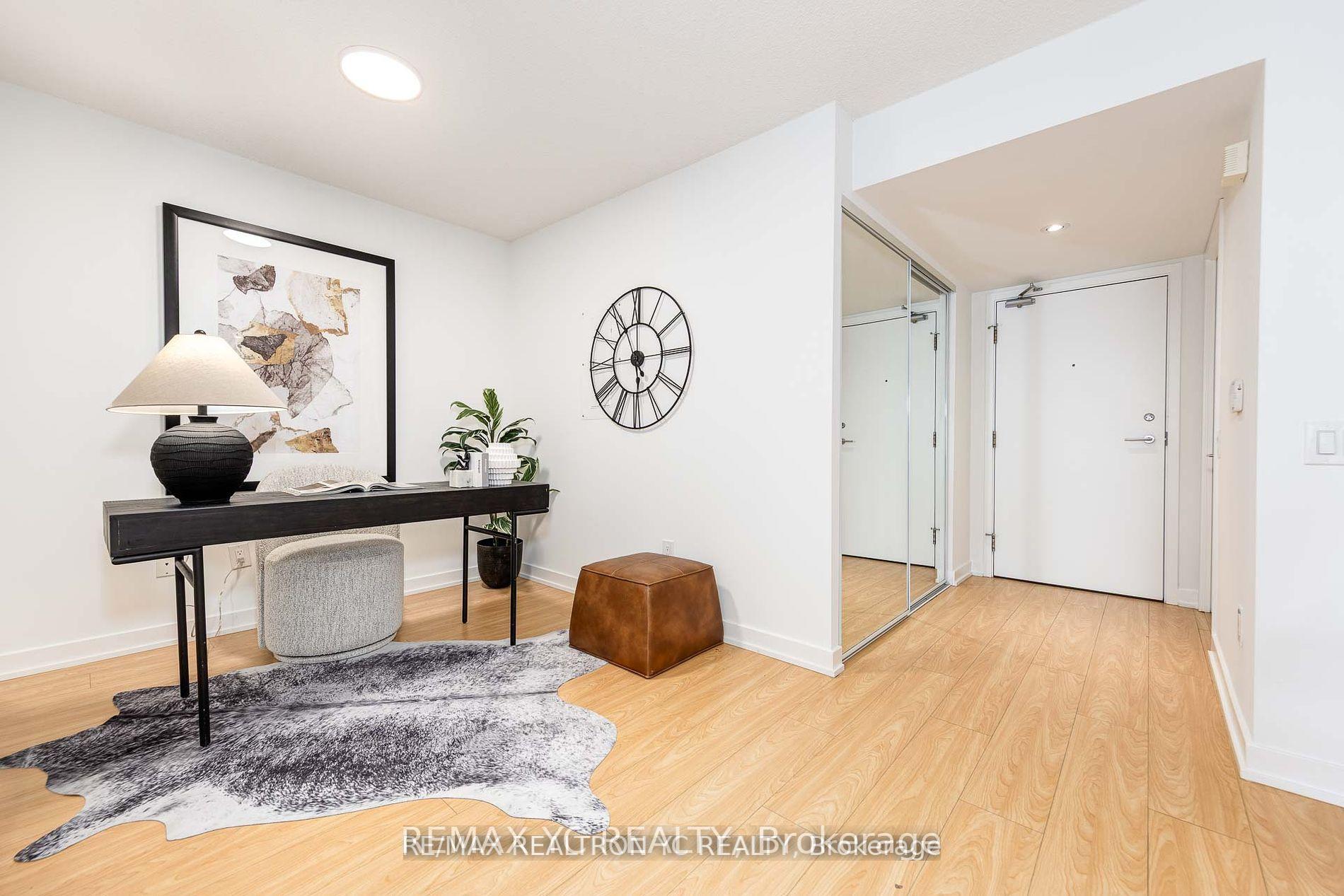 Photo 2 of Unit 710, 121 Mcmahon Drive, North York, Bayview Village — HOMEH