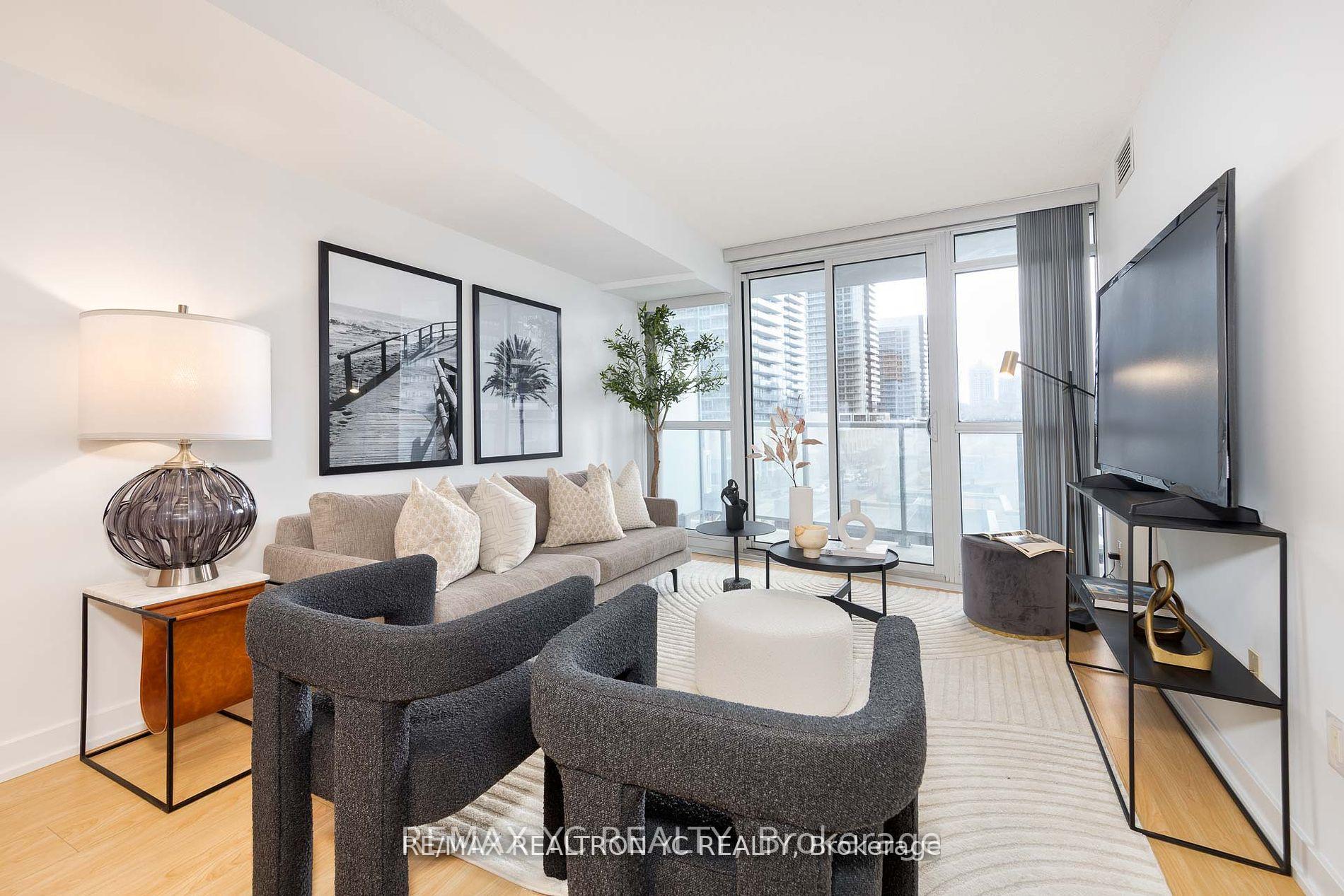Photo 12 of Unit 710, 121 Mcmahon Drive, North York, Bayview Village — HOMEH