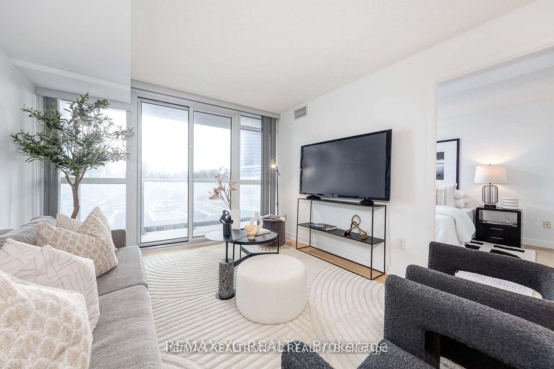 Photo 13 of Unit 710, 121 Mcmahon Drive, North York, Bayview Village — HOMEH