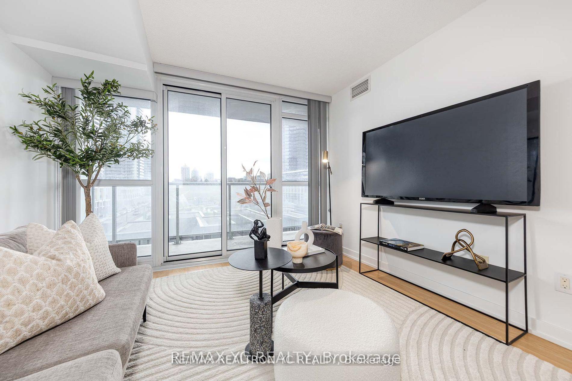 Photo 14 of Unit 710, 121 Mcmahon Drive, North York, Bayview Village — HOMEH