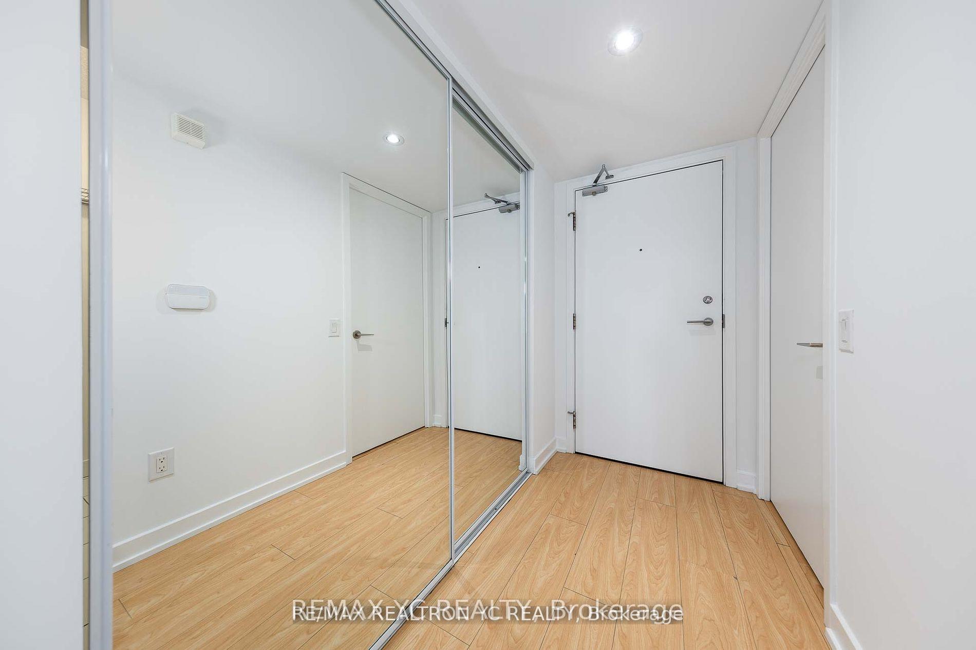 Photo 24 of Unit 710, 121 Mcmahon Drive, North York, Bayview Village — HOMEH