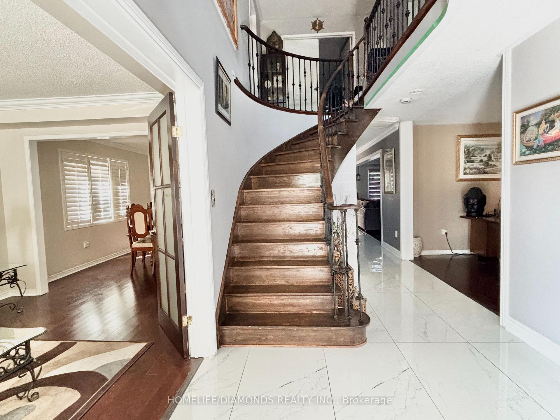 Photo 6 of 186 Fernforest Drive, Brampton, Sandringham-Wellington — HOMEH