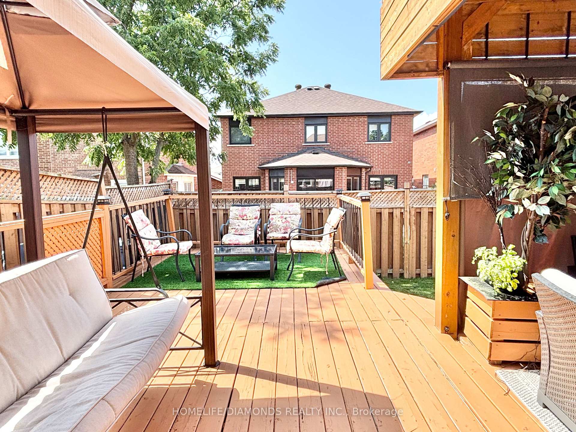 Photo 21 of 186 Fernforest Drive, Brampton, Sandringham-Wellington — HOMEH