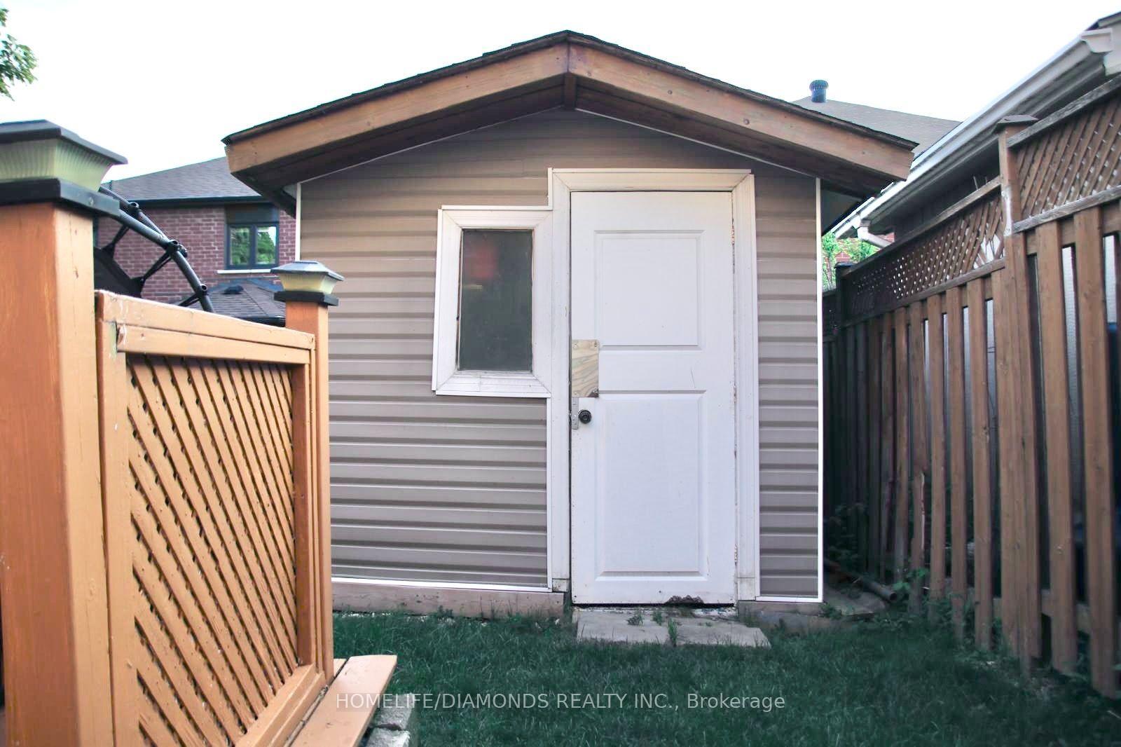 Photo 24 of 186 Fernforest Drive, Brampton, Sandringham-Wellington — HOMEH