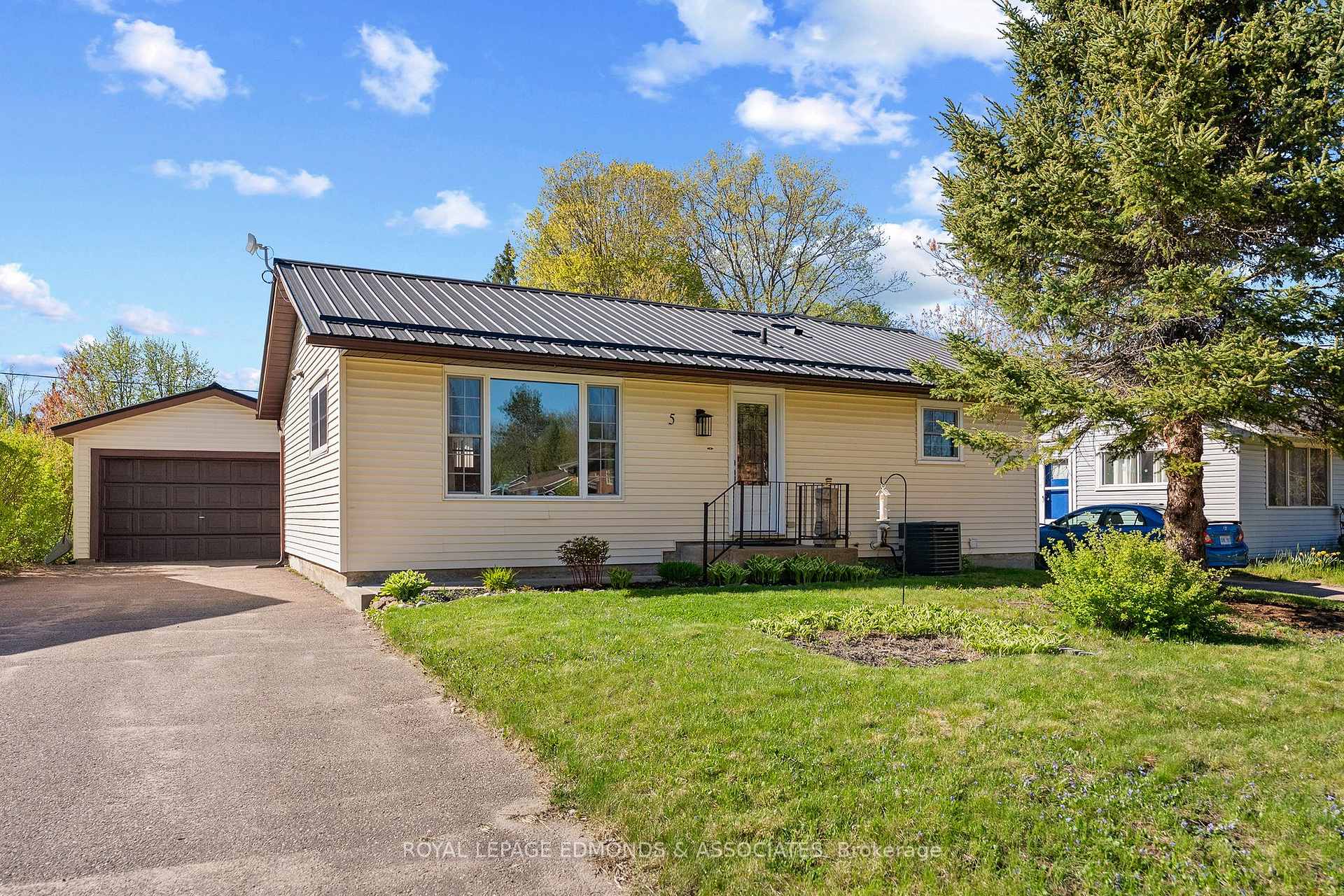 Photo 1 of 5 Lasalle Drive, Deep River, Deep River — HOMEH