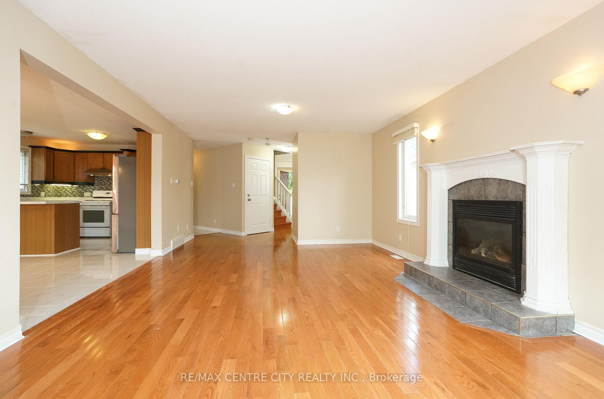 Photo 4 of 742 Marigold Street, London, North C — HOMEH