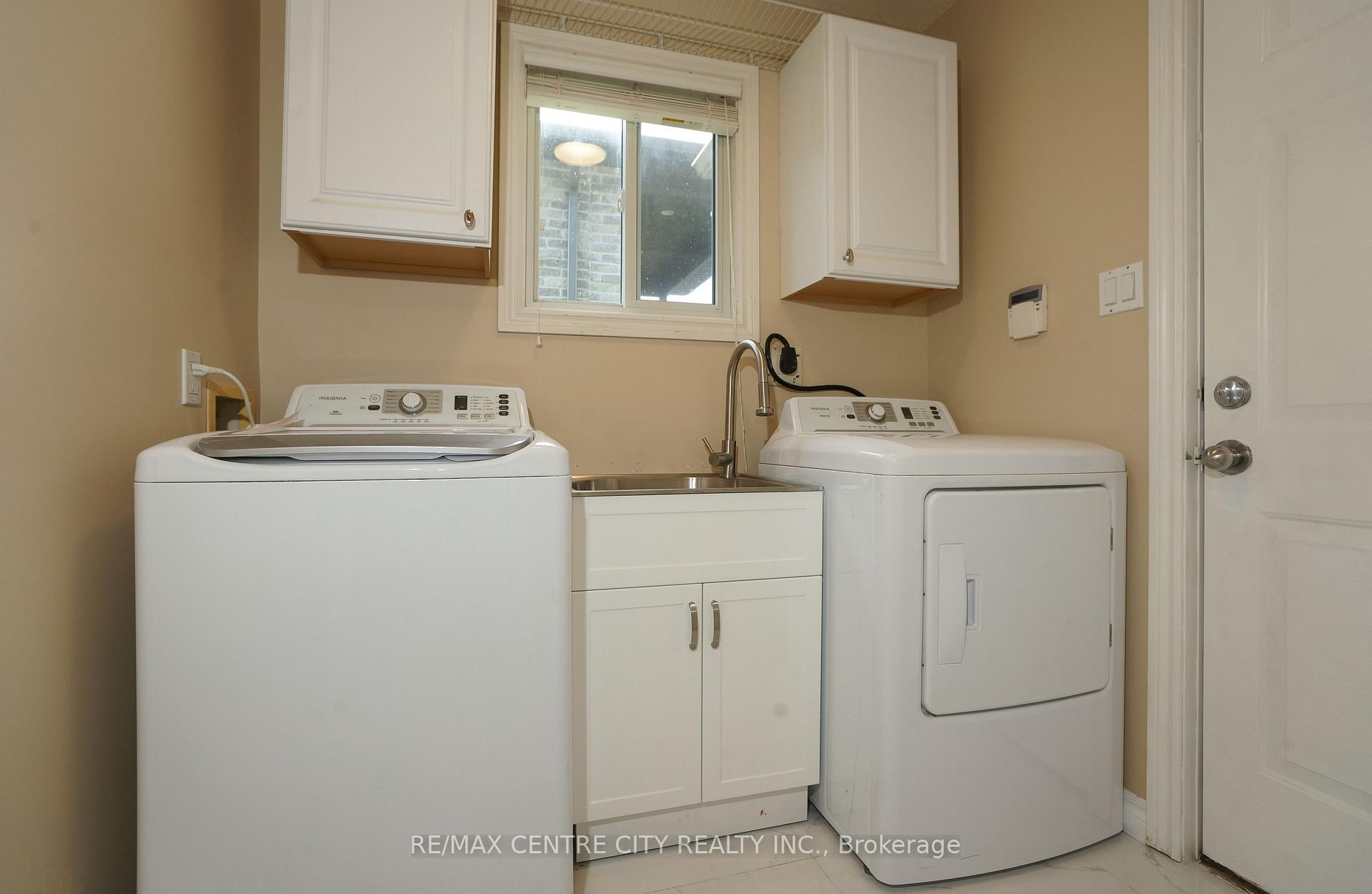 Photo 10 of 742 Marigold Street, London, North C — HOMEH