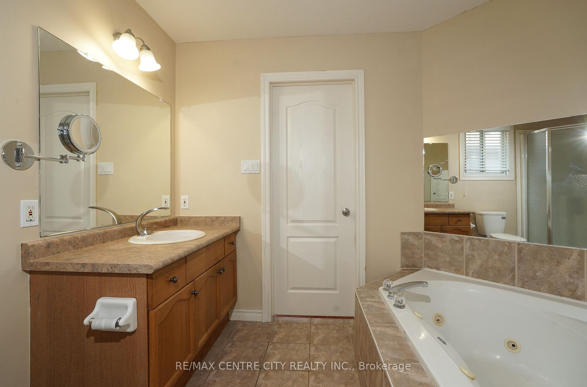 Photo 15 of 742 Marigold Street, London, North C — HOMEH