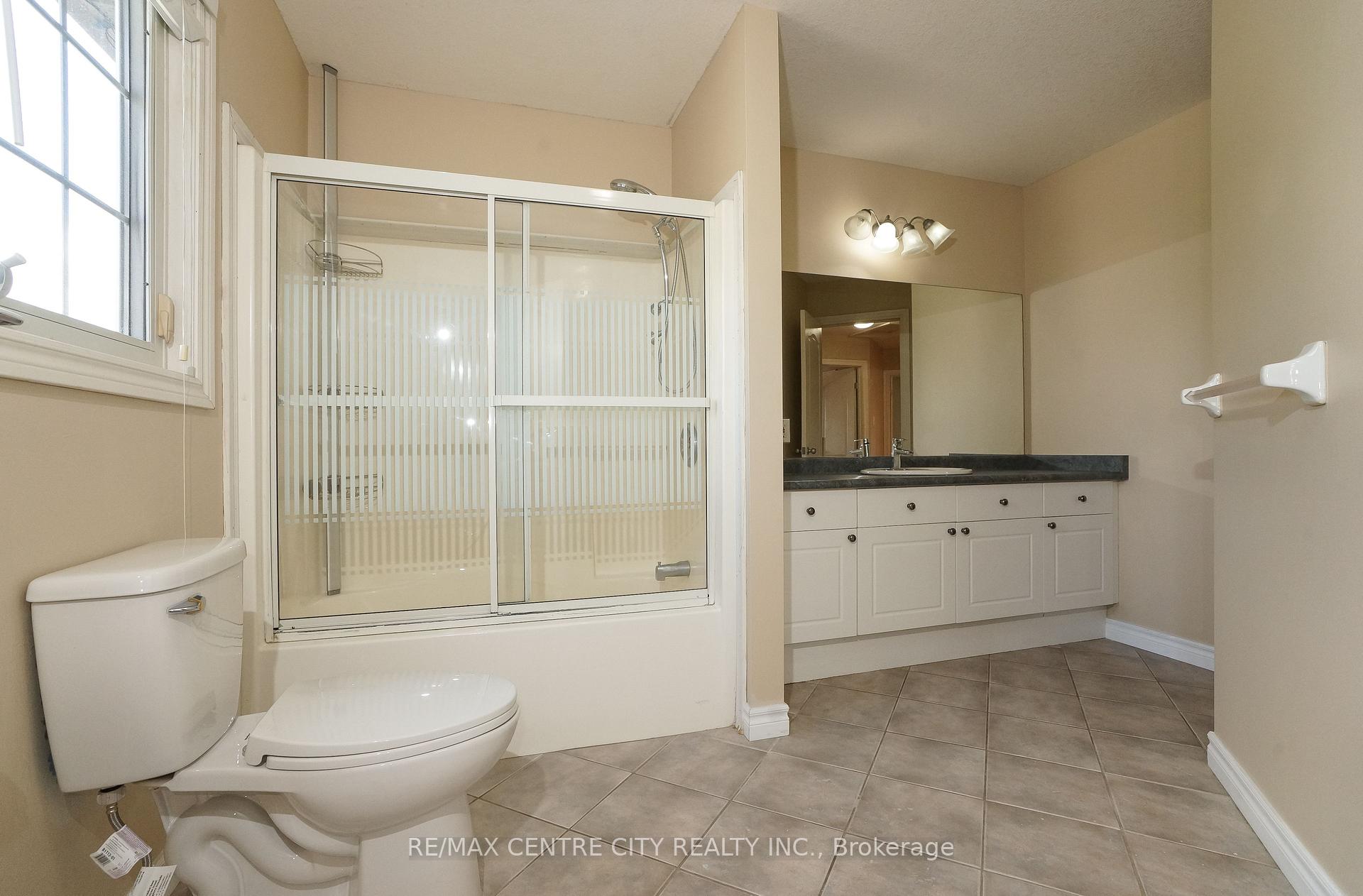 Photo 18 of 742 Marigold Street, London, North C — HOMEH