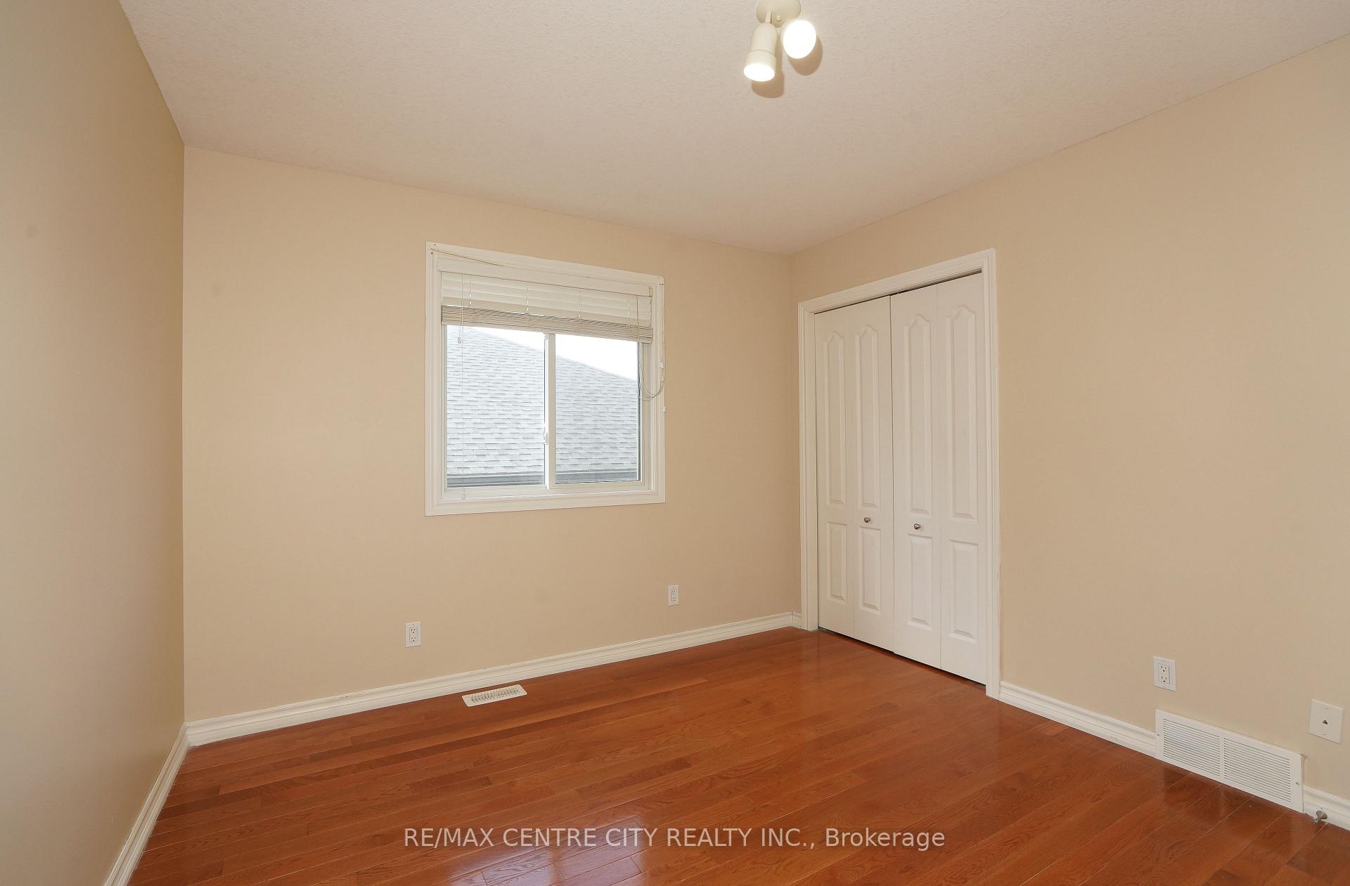 Photo 21 of 742 Marigold Street, London, North C — HOMEH