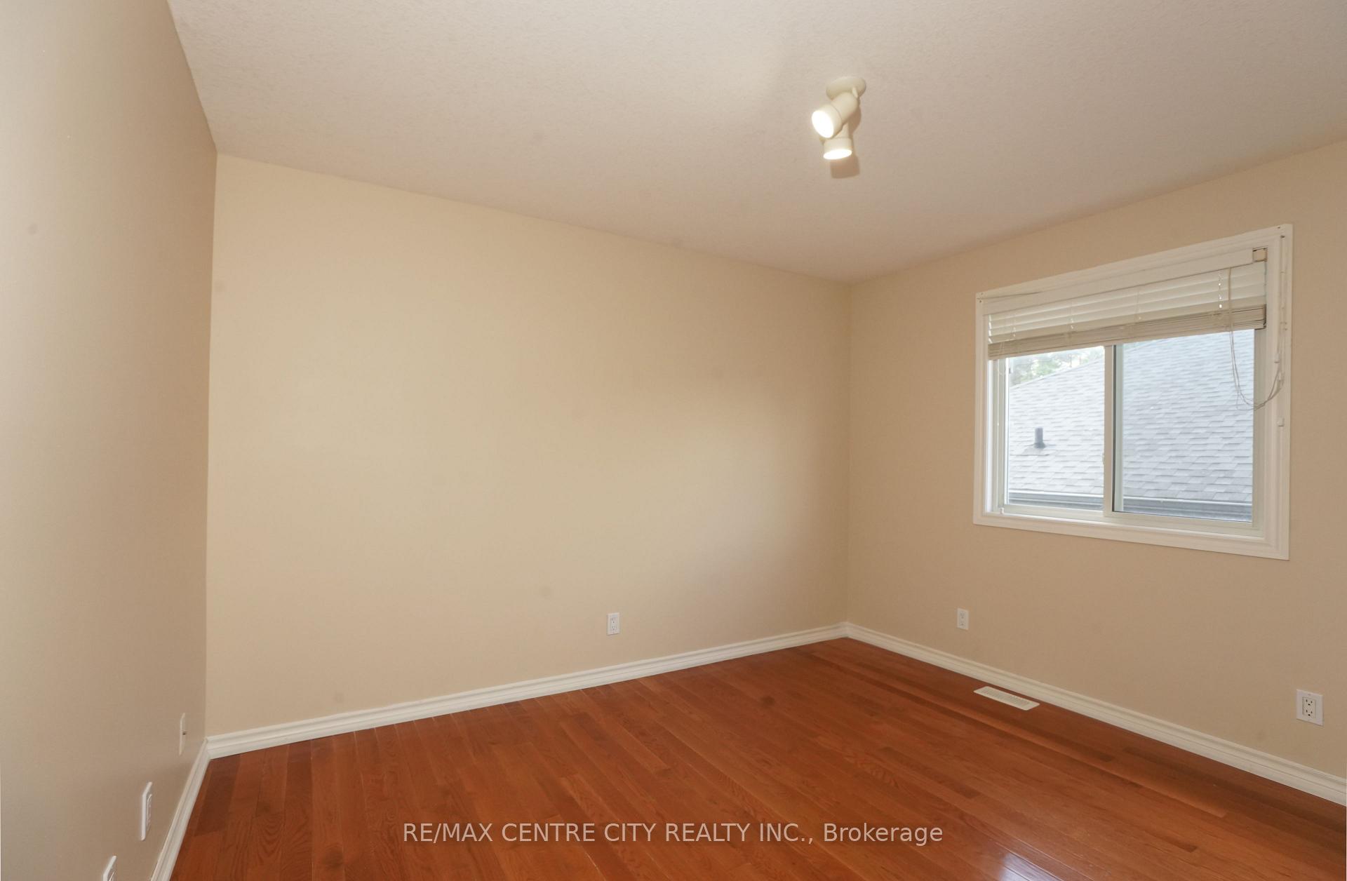 Photo 22 of 742 Marigold Street, London, North C — HOMEH