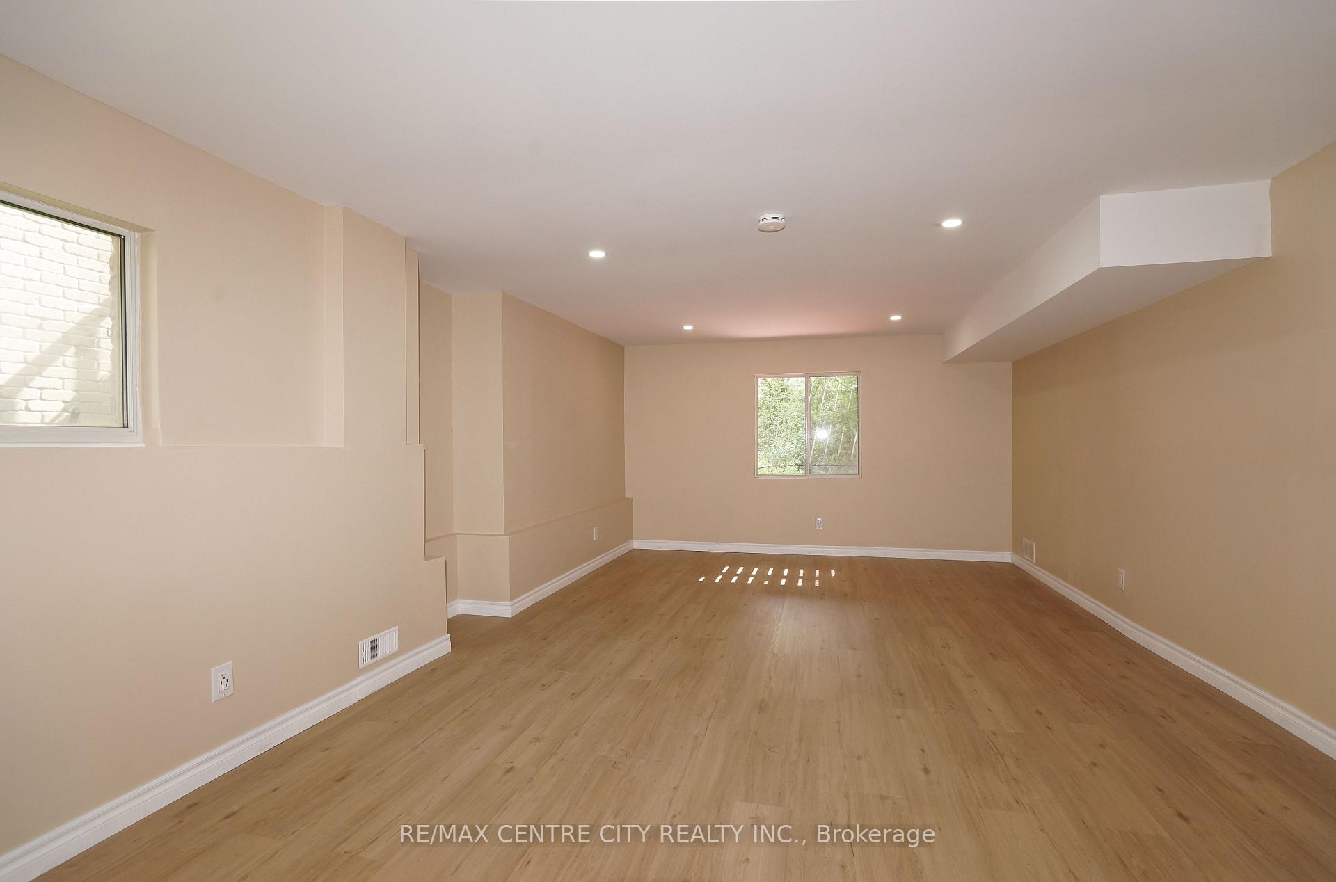 Photo 25 of 742 Marigold Street, London, North C — HOMEH
