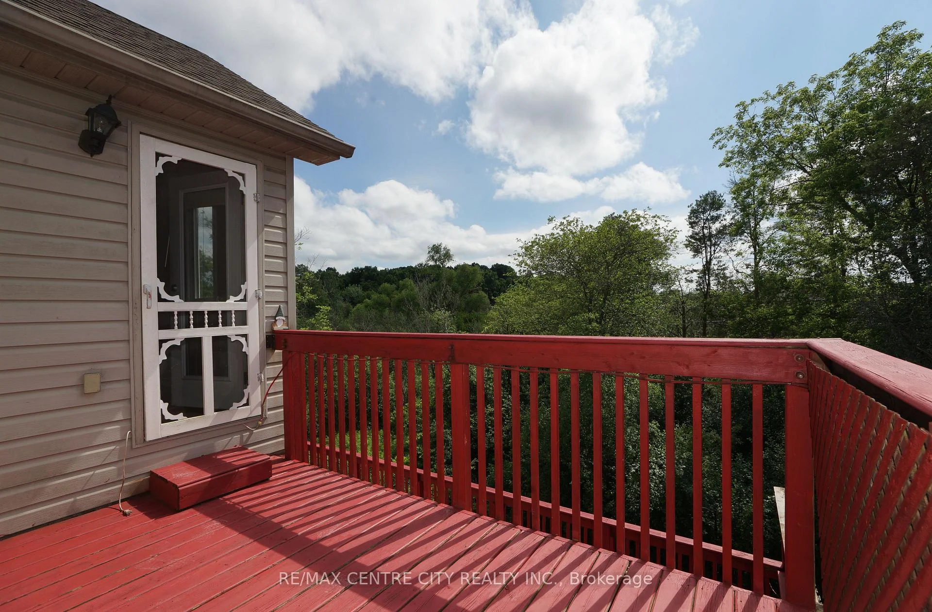 Photo 33 of 742 Marigold Street, London, North C — HOMEH