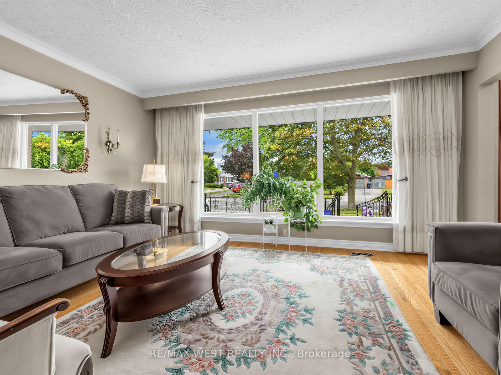 Photo 7 of 407 Brimorton Drive, Scarborough, Woburn — HOMEH