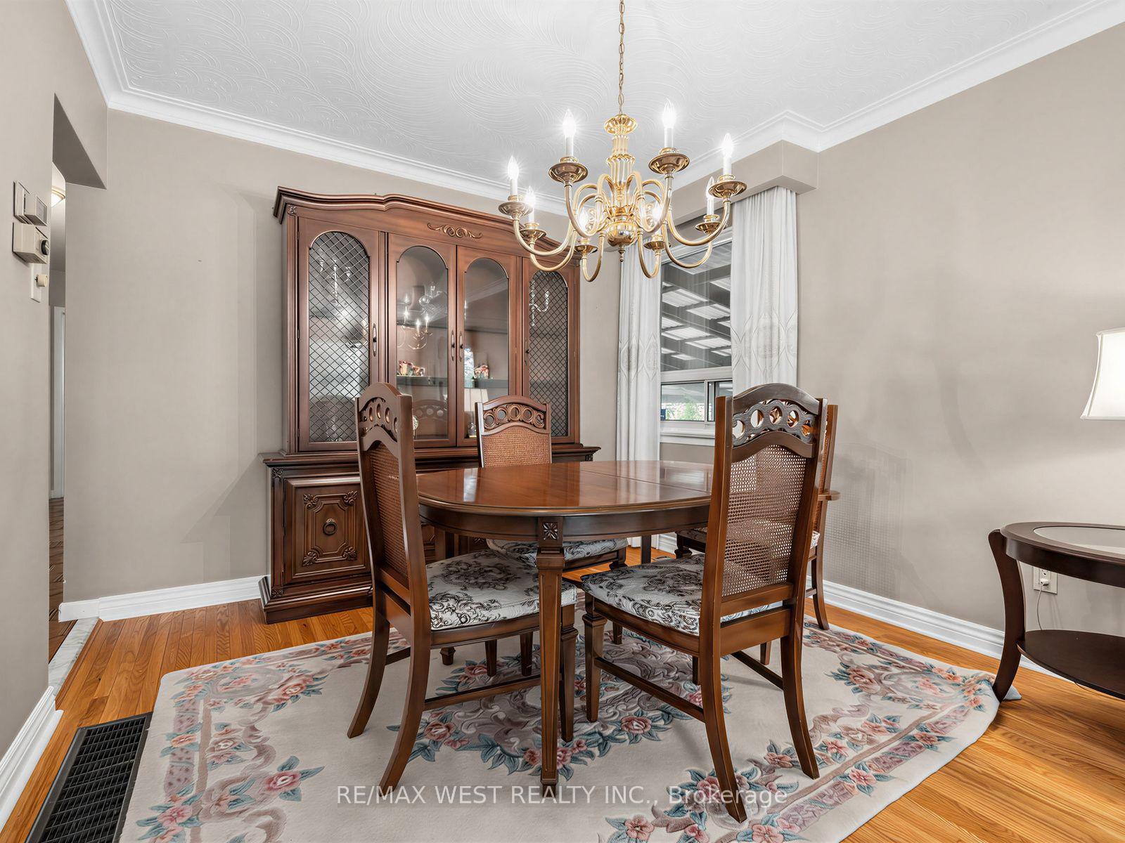 Photo 9 of 407 Brimorton Drive, Scarborough, Woburn — HOMEH